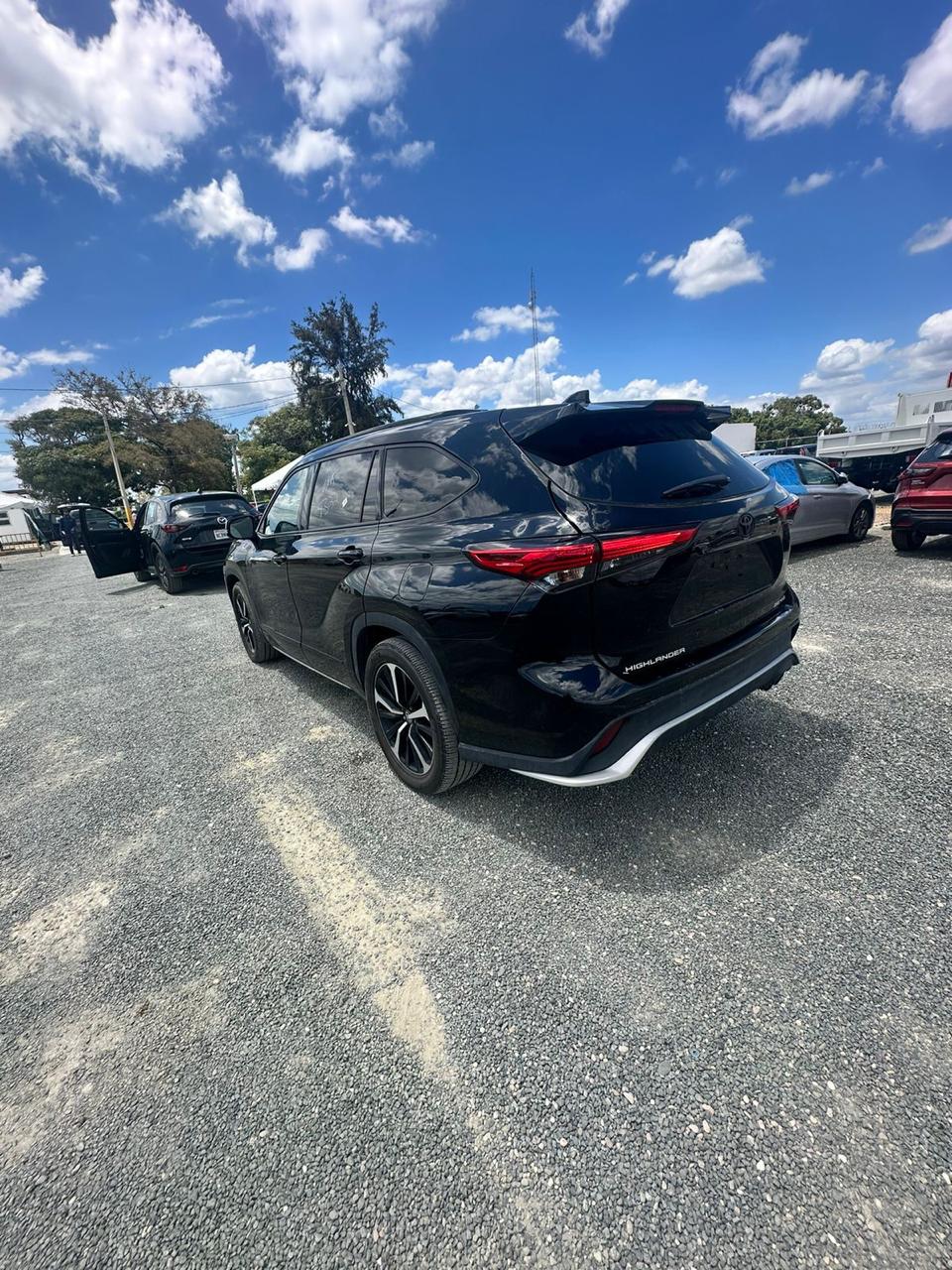jeepetas y camionetas - Toyota higlander xse 2021 3