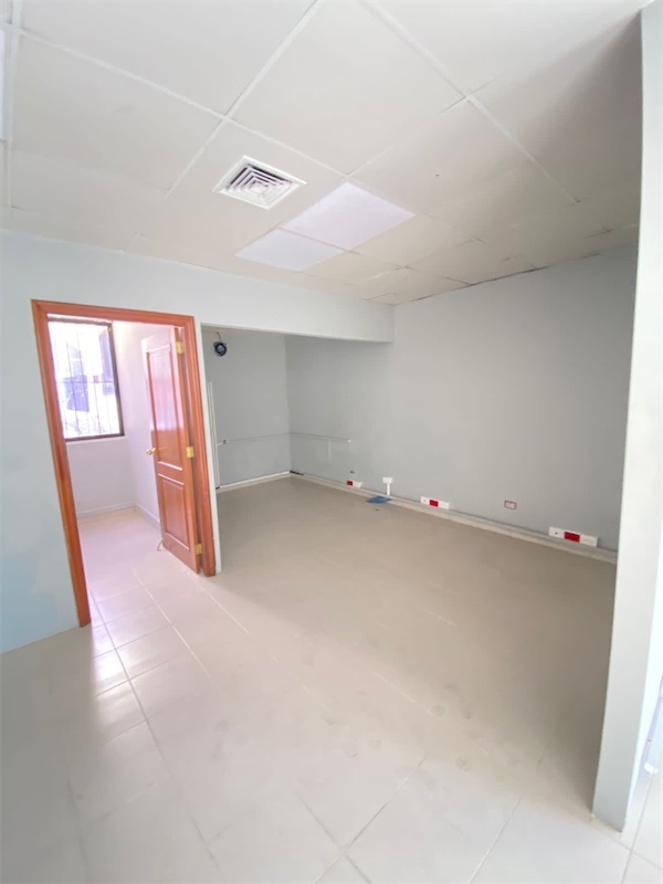 oficinas y locales comerciales - Local de 1500m dos niveles 8