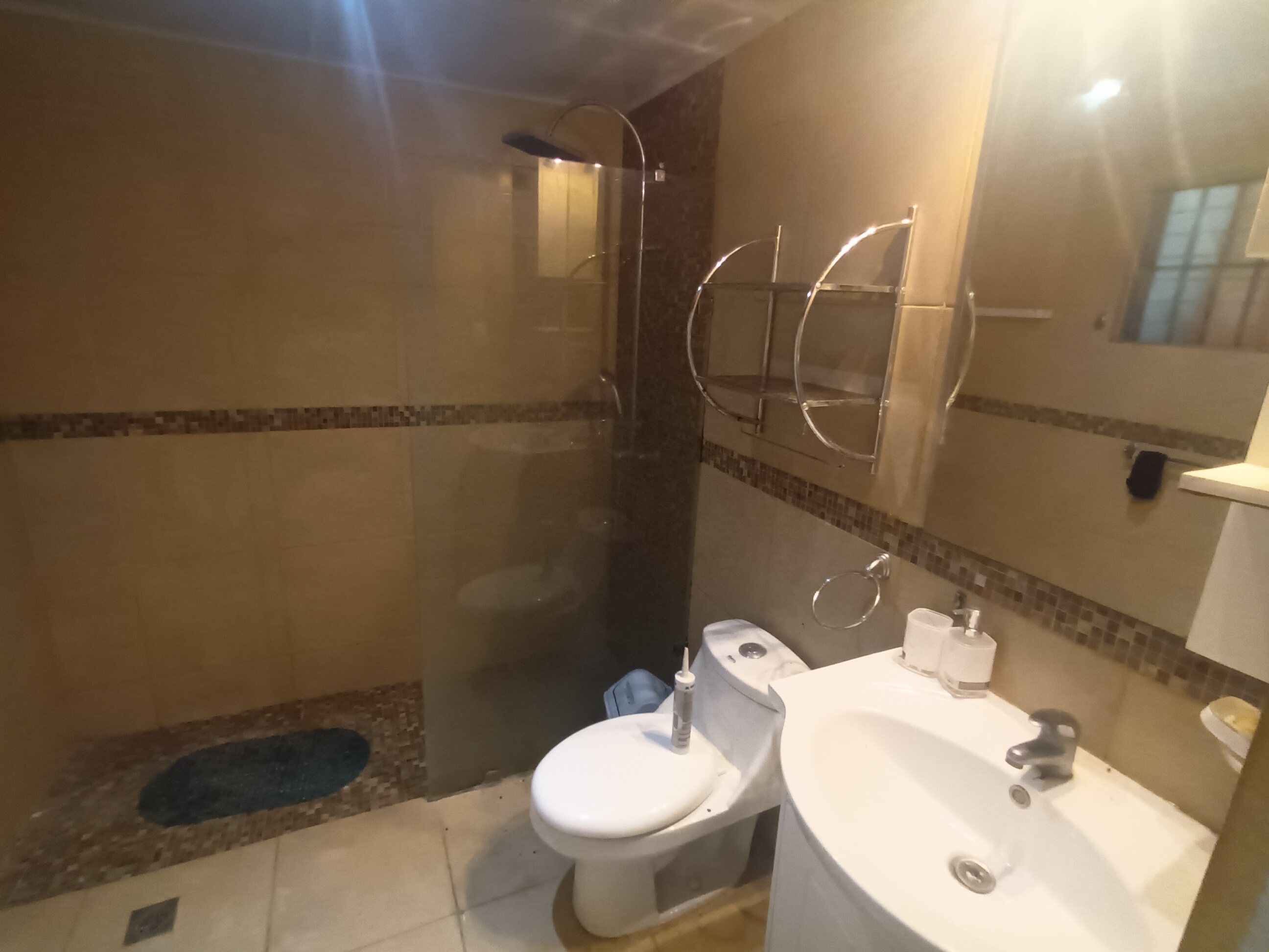 habitaciones y viviendas compartidas - habitaciones en alquiler en apartamento gazcue solo chicas  9