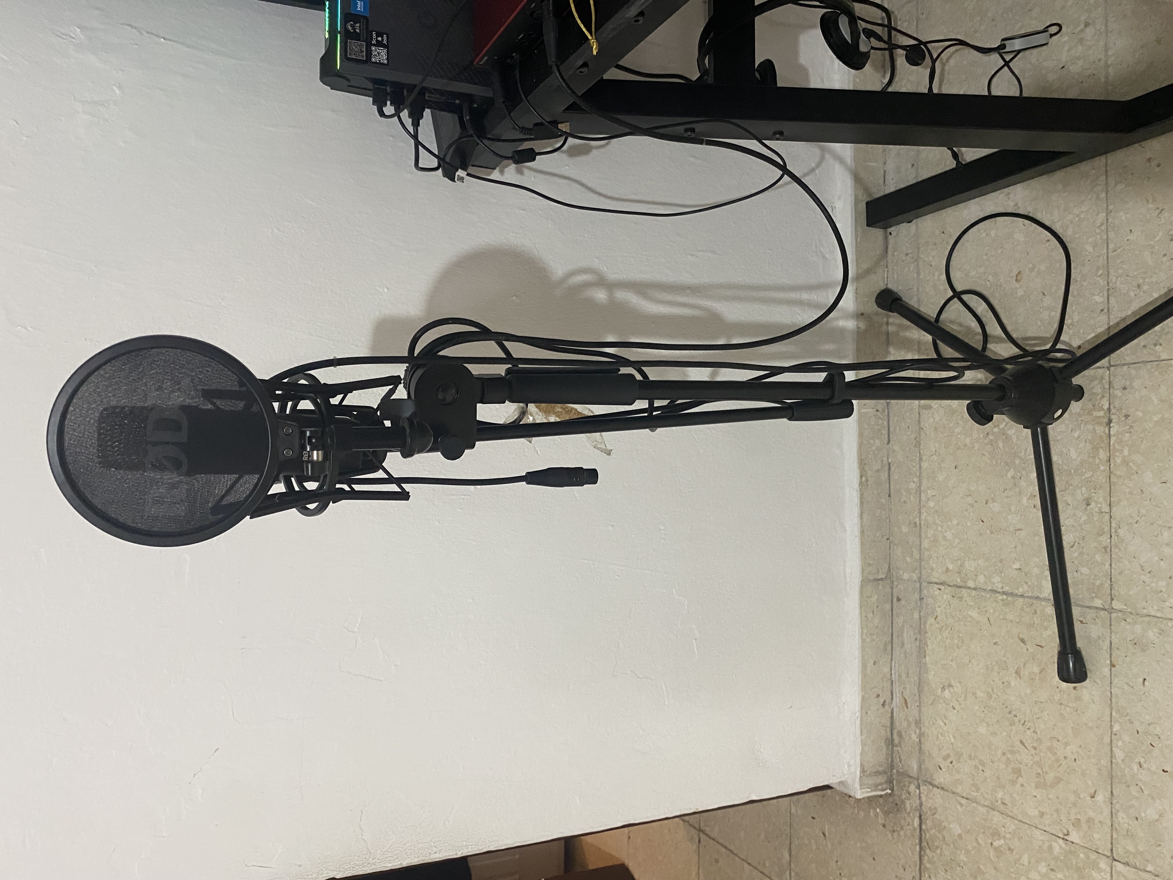 otros electronicos - combo de Microphone y Tarjeta de sonido Scarlet 212 4th generation.  7