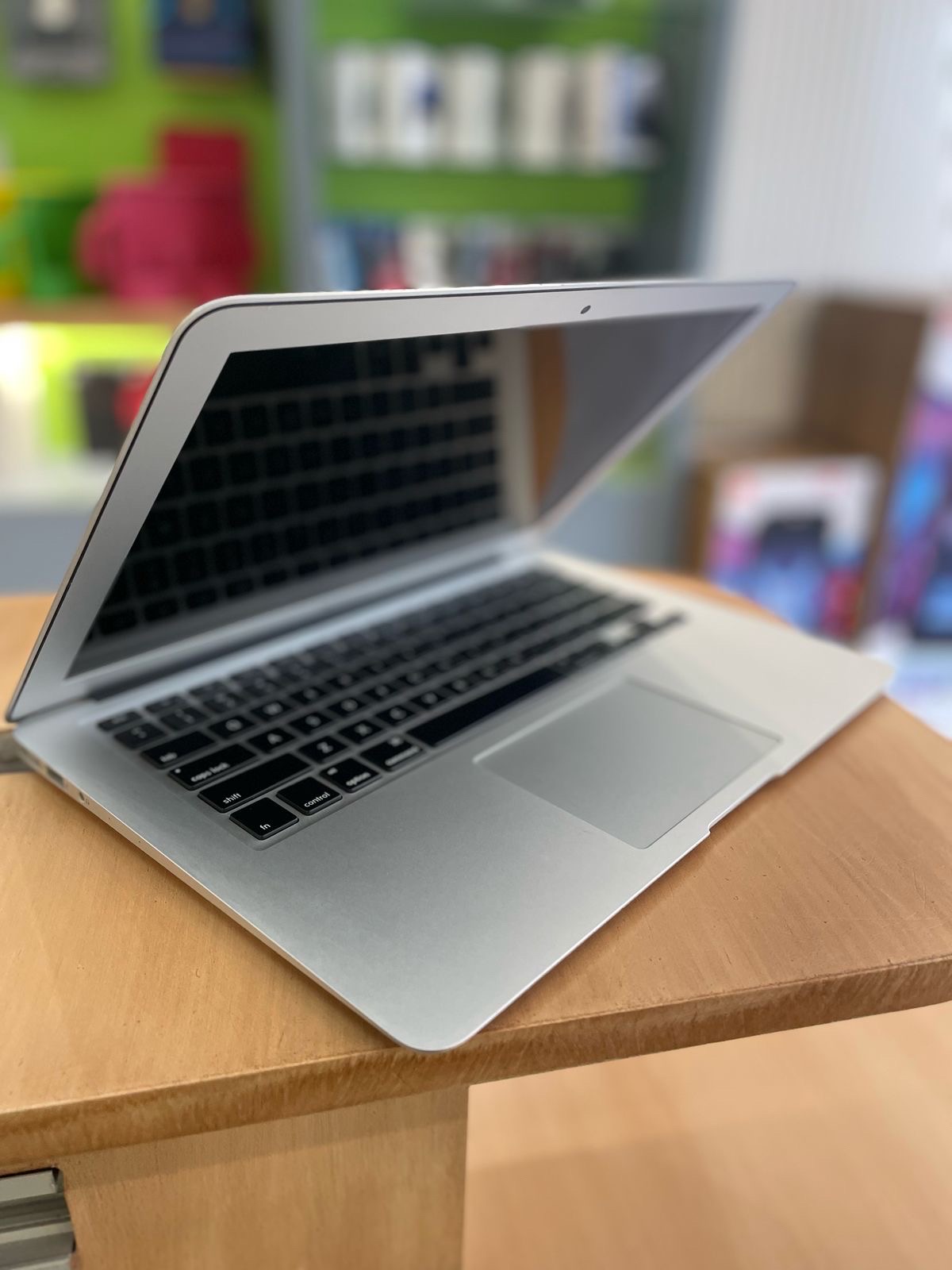 computadoras y laptops - MacBook Air 2017 i5 8Gb de ram 128Gb 1