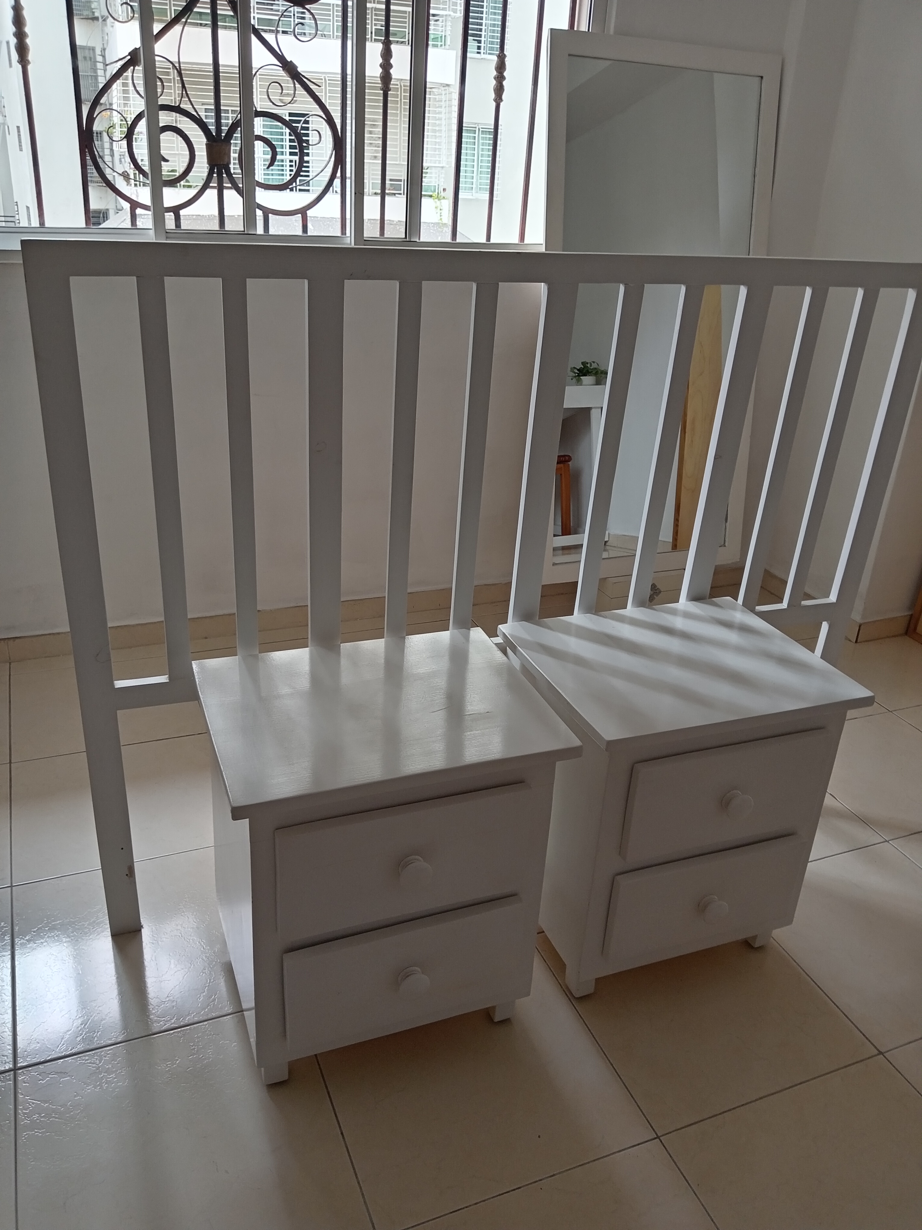 muebles y colchones - 2 mesas de noche y espaldar de cama de 60.