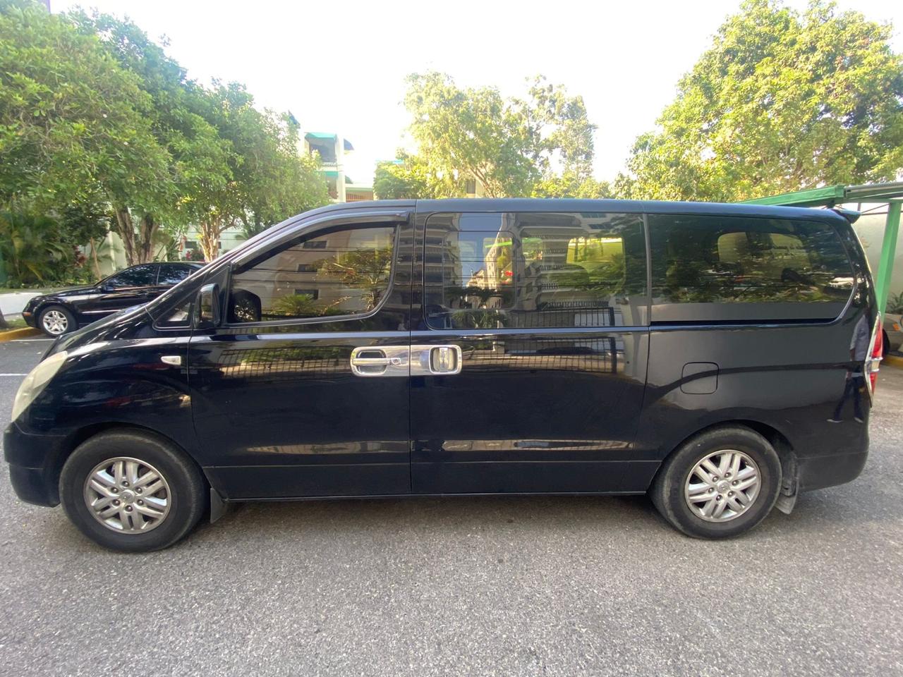 otros vehiculos - Hyundai Starex GDI 2010 2