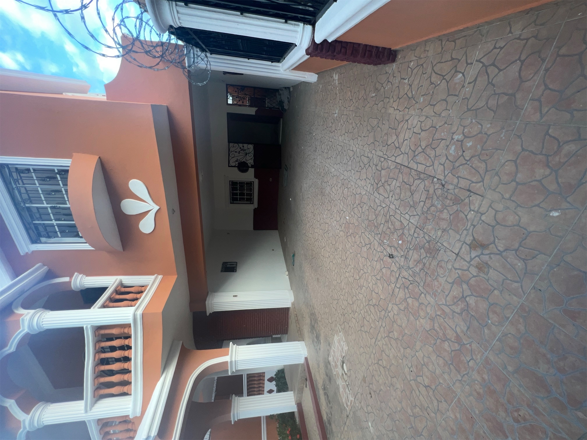 casas - Venta de casa en la autopista de san Isidro prado oriental con 5Hab y 4 Parqueos 1