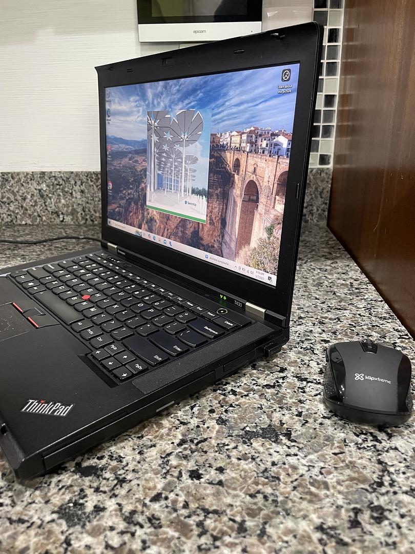 computadoras y laptops - Laptop Lenovo ThinkPad i5 – 12 GB RAM - RD$5,200 negociable 2