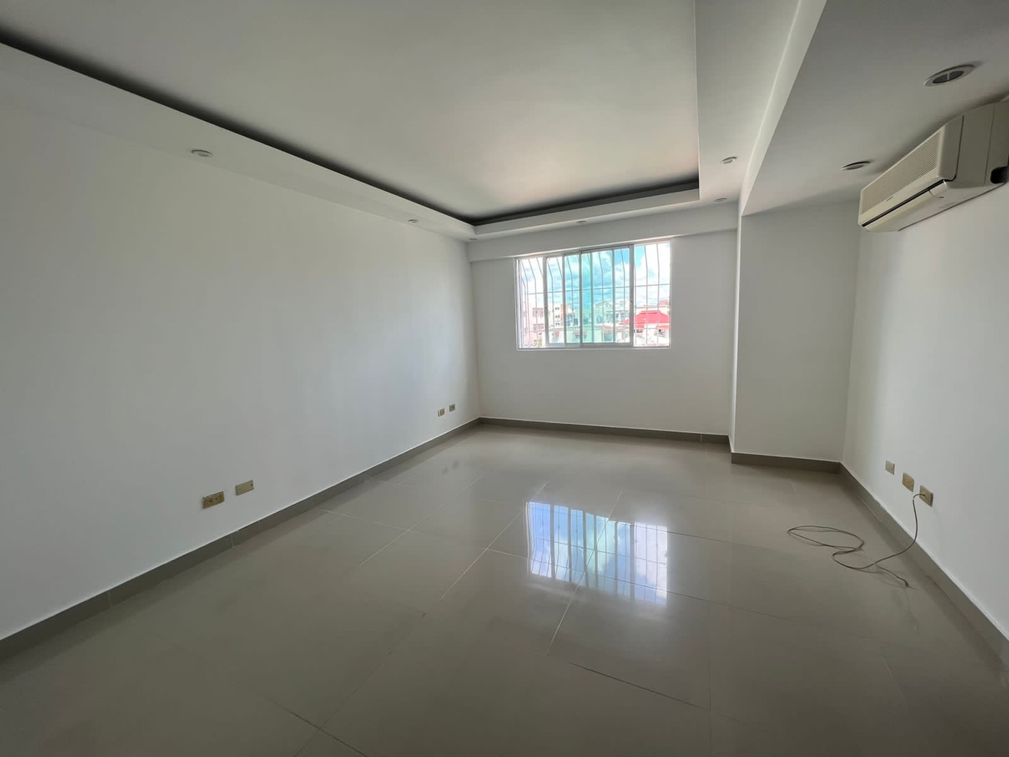 apartamentos - Venta de apartamento en vista hermosa de 163mts piso 4  5
