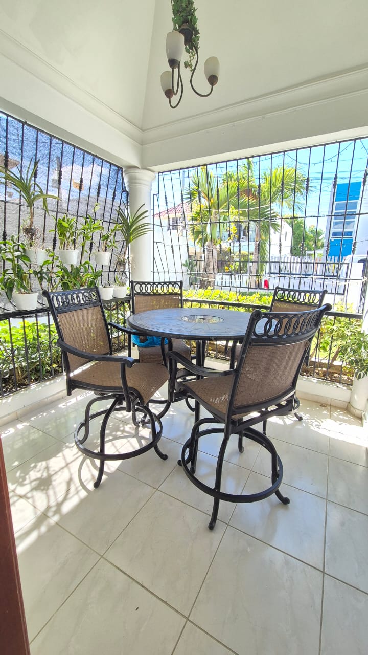 casas - Casa con piscina en Villa Maria, Santiago 4