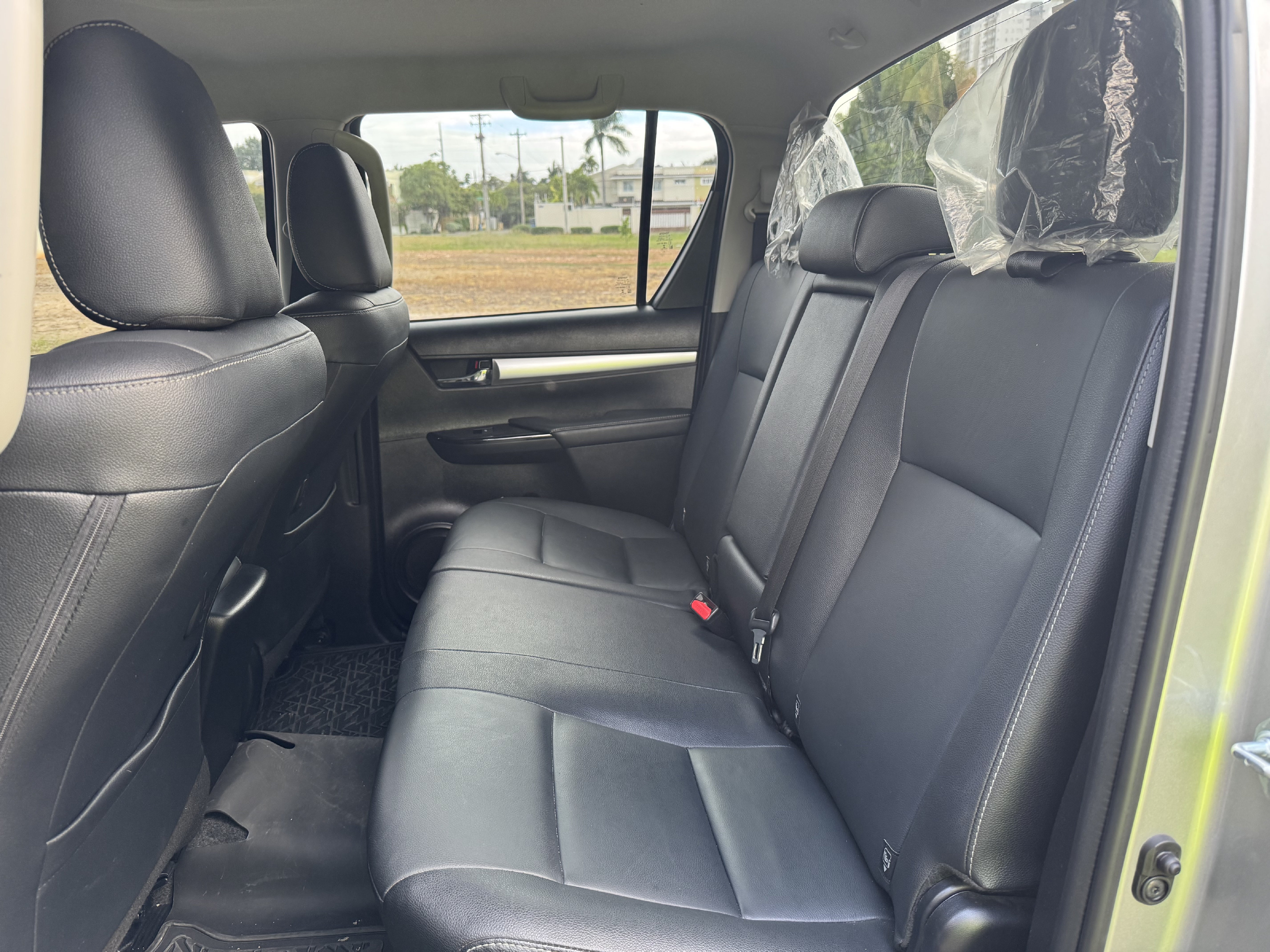 jeepetas y camionetas - 2023 Toyota Hilux Limited  5
