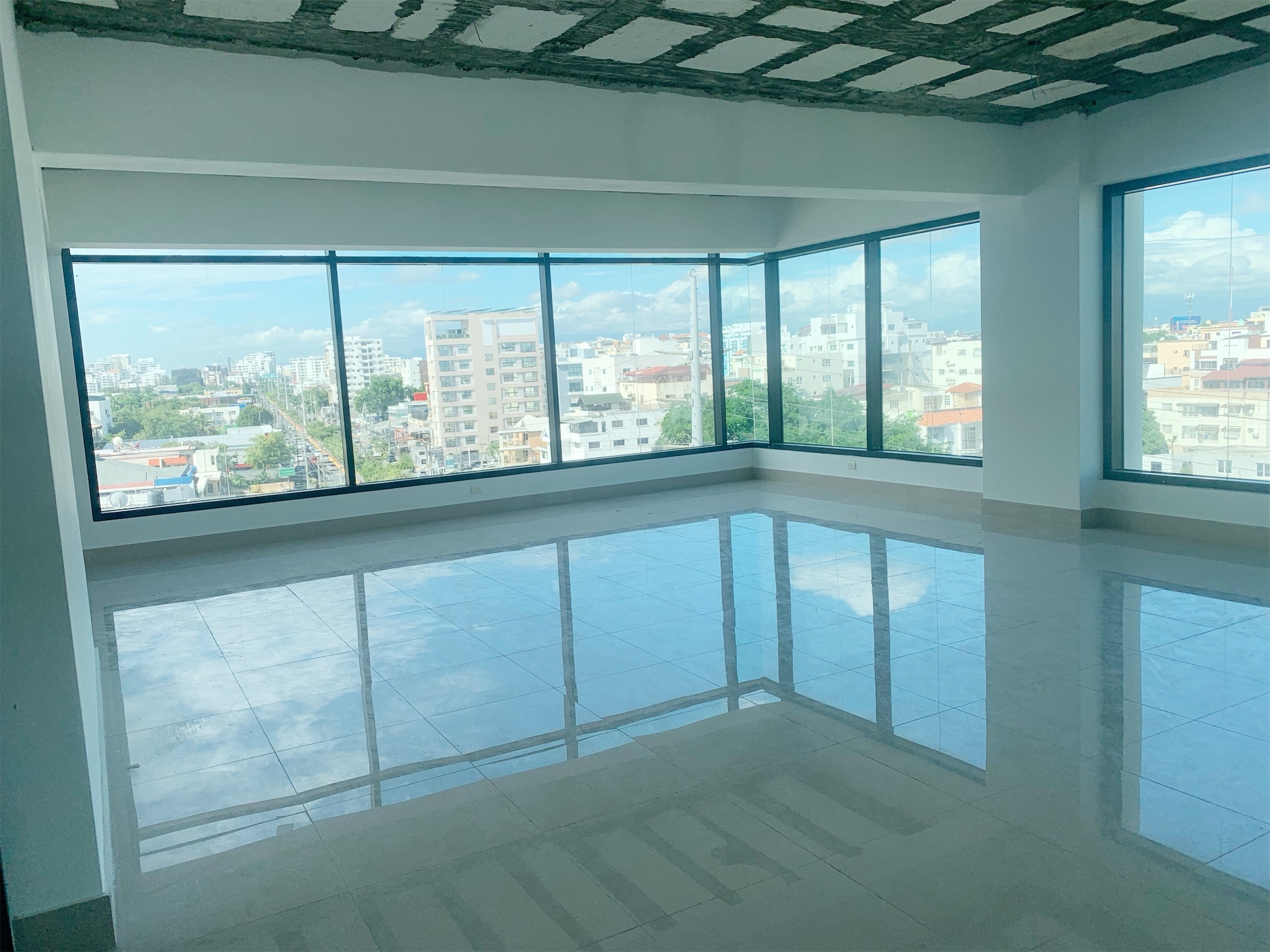 oficinas y locales comerciales - Local en Bella vista  1