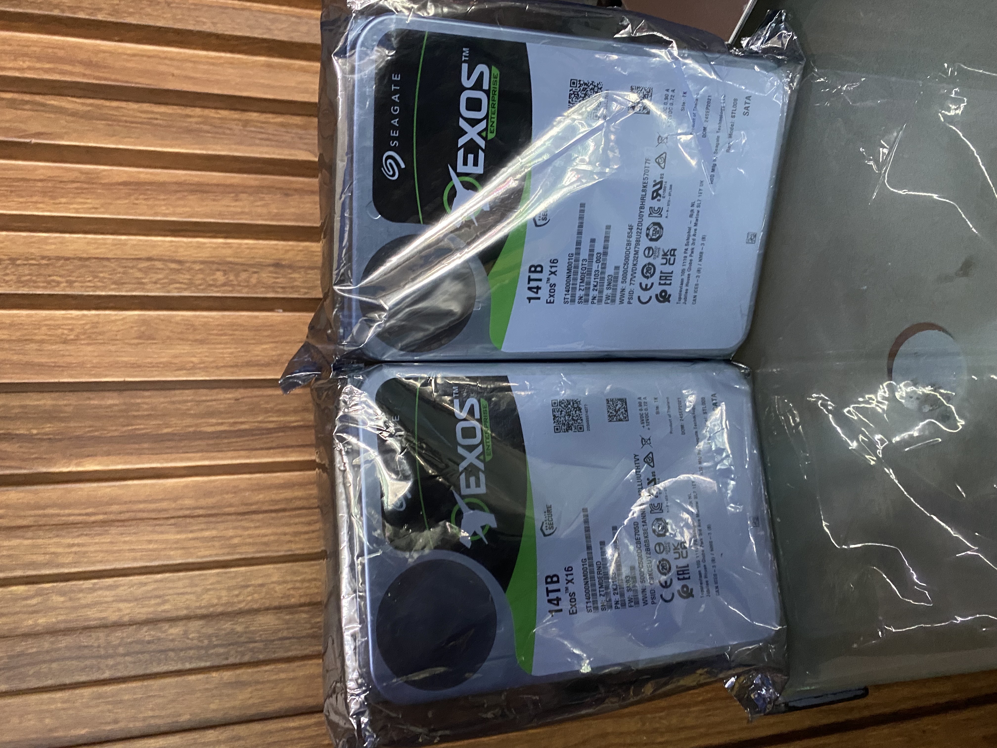 computadoras y laptops - disco duros 14TB  3