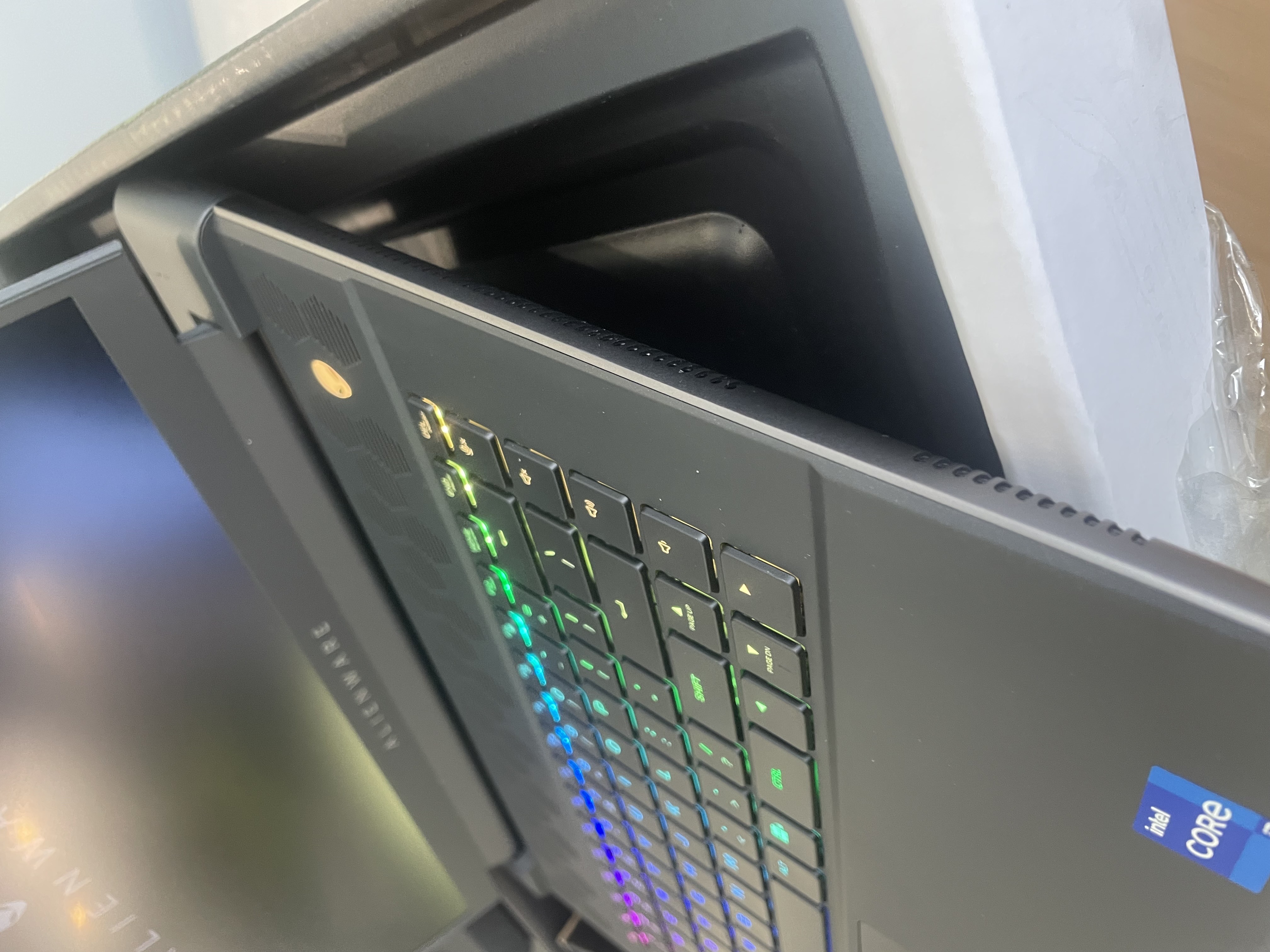 computadoras y laptops - LAPTOP ALIENWARE 13th generación INTEL CORE i7 RTX 4070 16Gb de ram 1Tb SSD 2