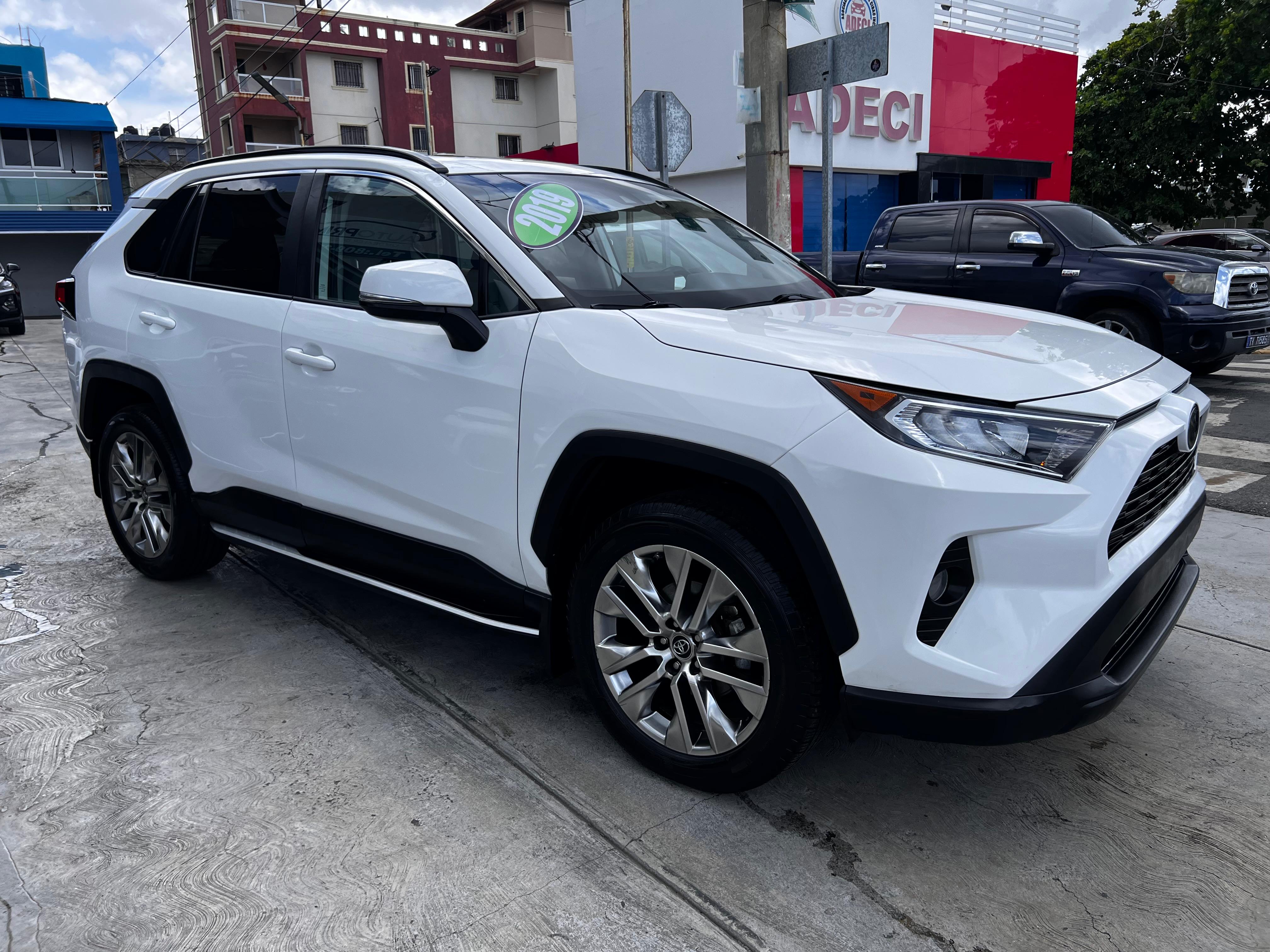 jeepetas y camionetas - Toyota RAV4 XLE Premium 2019 8