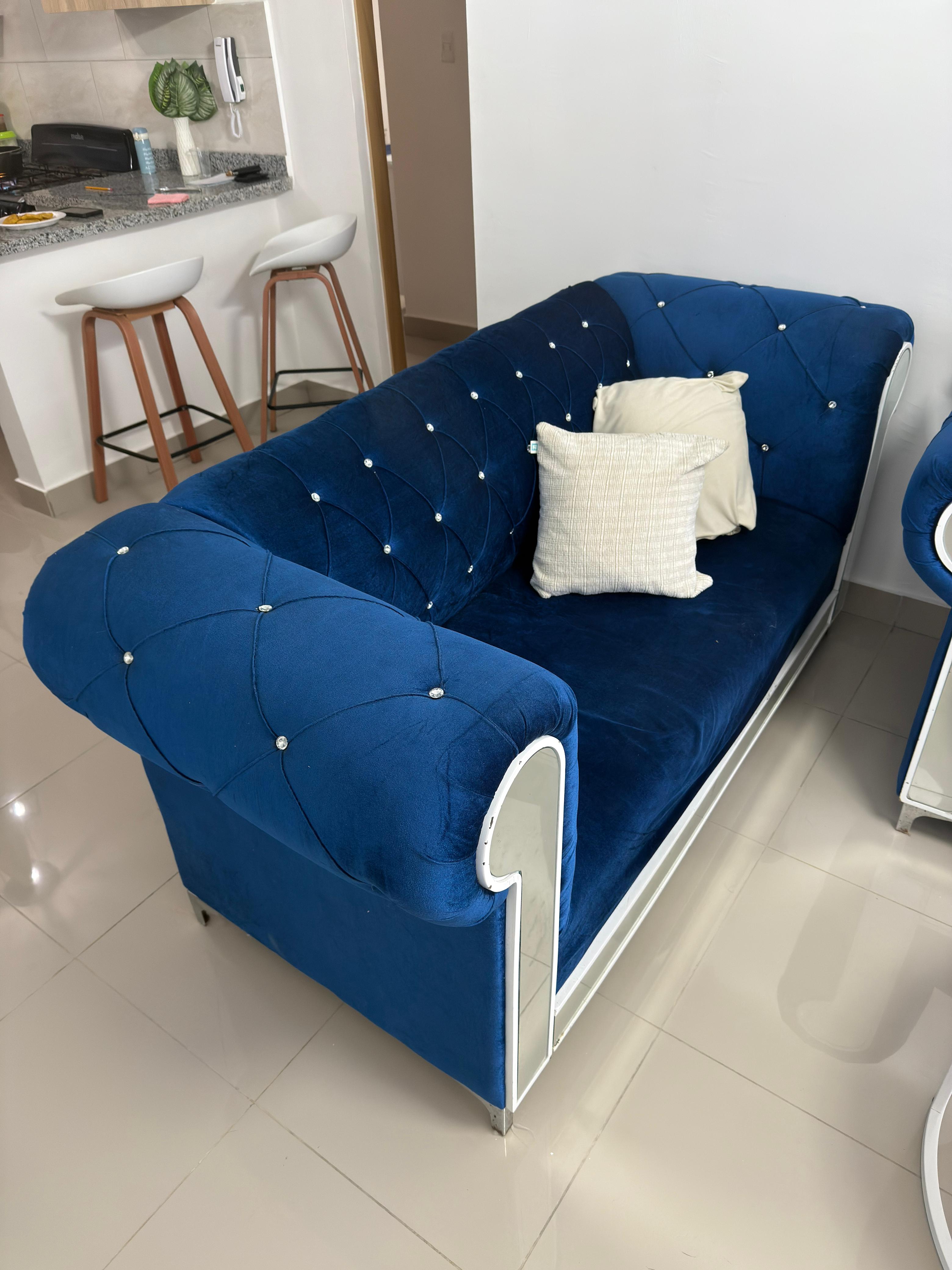 muebles y colchones - Mueble en terciopelo y espejo 