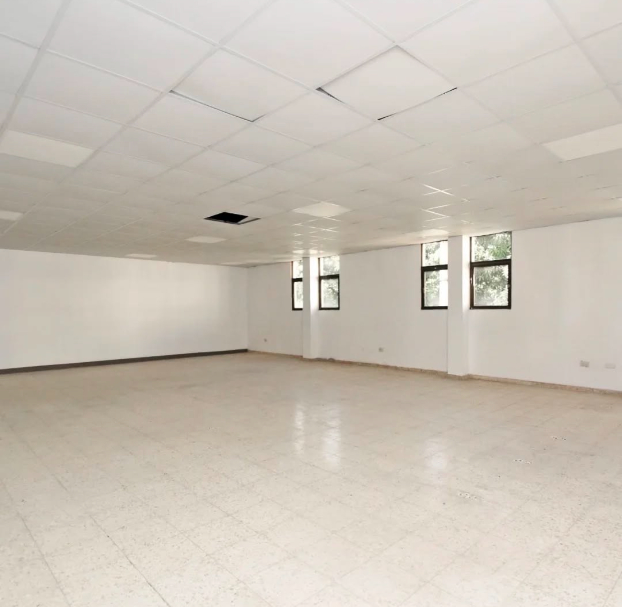 oficinas y locales comerciales - Local en Naco 2