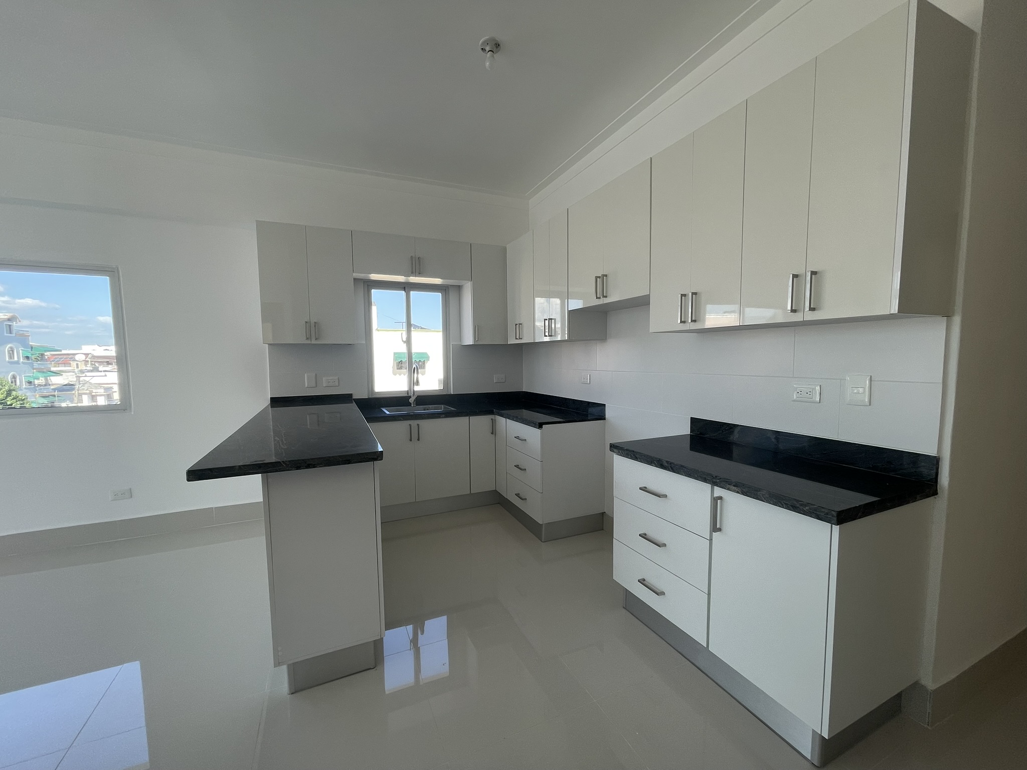 apartamentos - Apartamento en venta 3 habitaciones 2 baños 2 parqueos en Colina de Los Rios 1