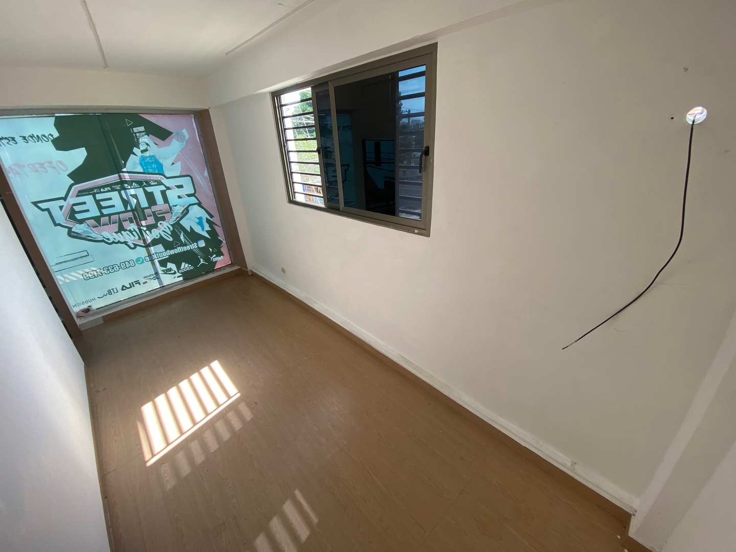 oficinas y locales comerciales - Local comercial en renta segundo nivel plaza Bolívar próximo a la padre las casa 3