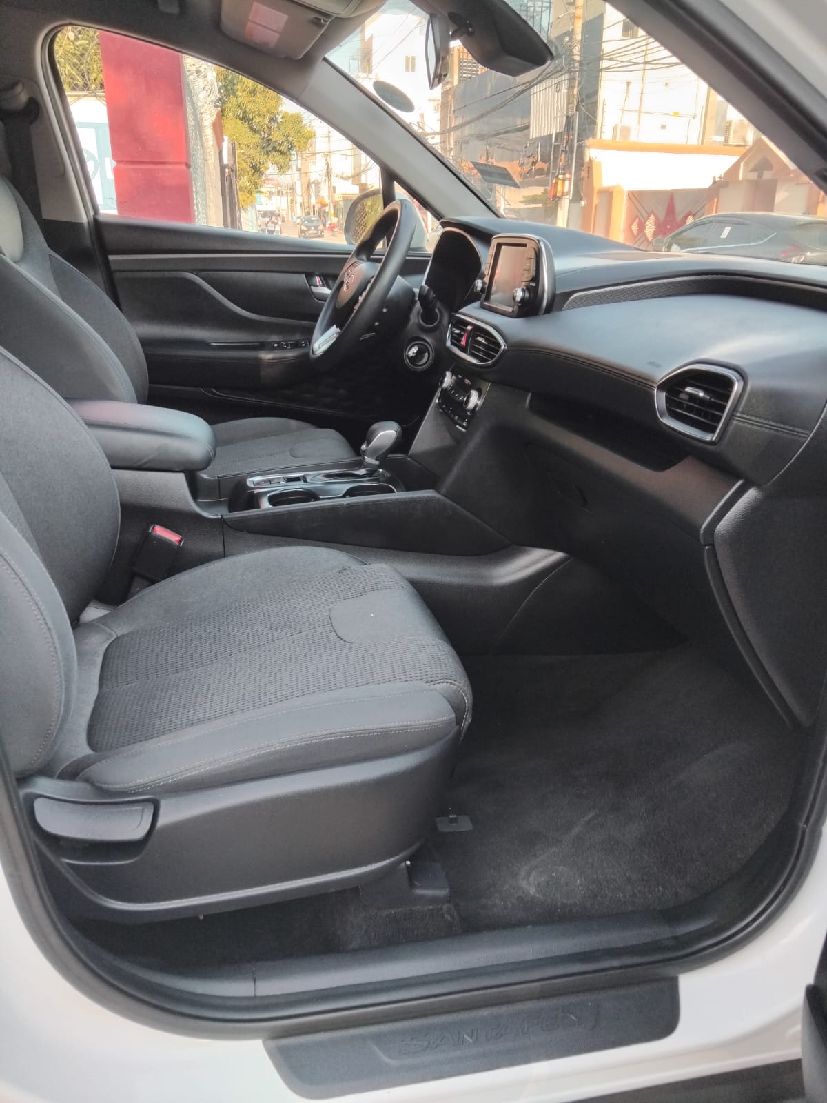 jeepetas y camionetas - ¡Hyundai Santa Fe 2019 en excelente estado! 3
