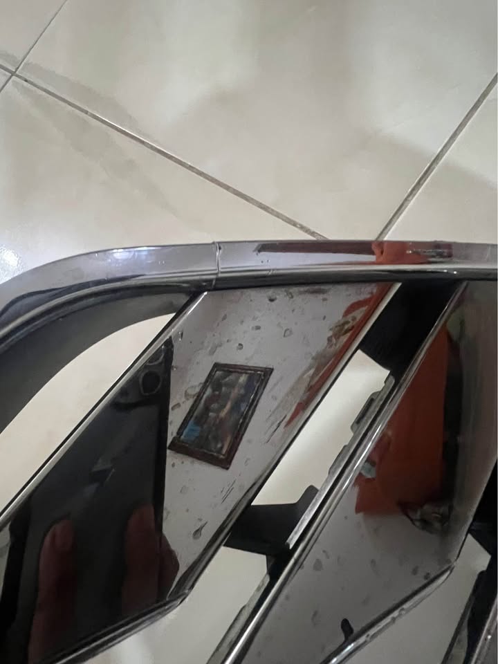 accesorios para vehiculos - Parrilla original de Bomper delantero de Santa Fe  4