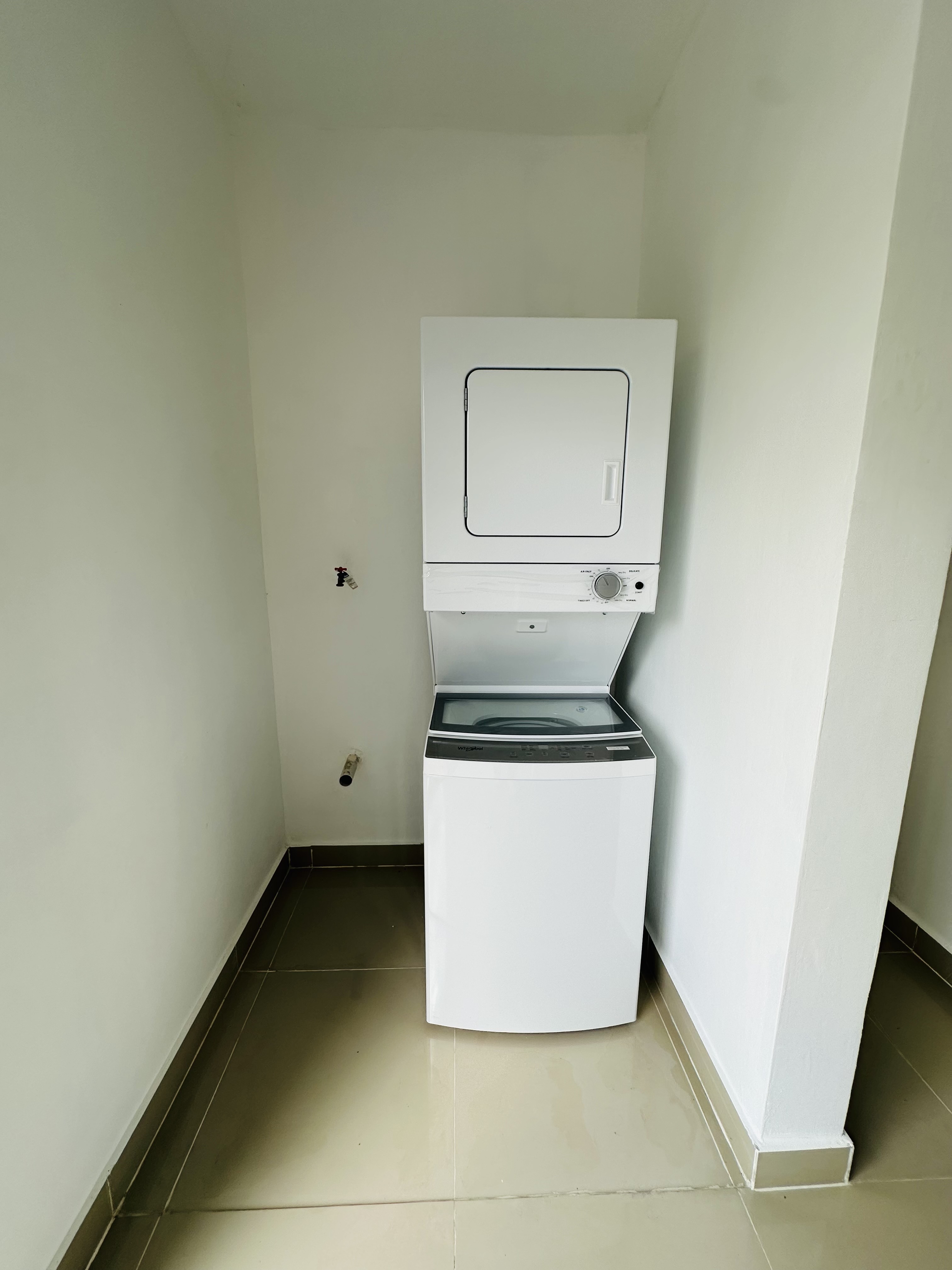 apartamentos - 🚨DE OPORTUNIDAD🚨Se vende apartamento de 2H y 2B en primer nivel con patio  9