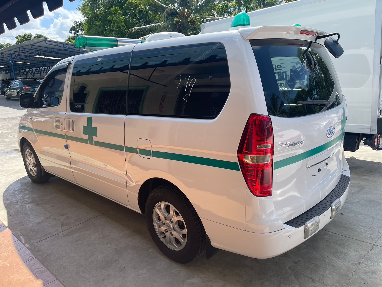jeepetas y camionetas - 2014 Hyundai Ambulancia  3
