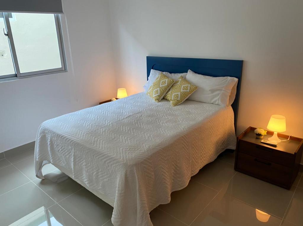 apartamentos - VENDO DE OPORTUNIDAD APARTAMENTO EN GAZCUE  2