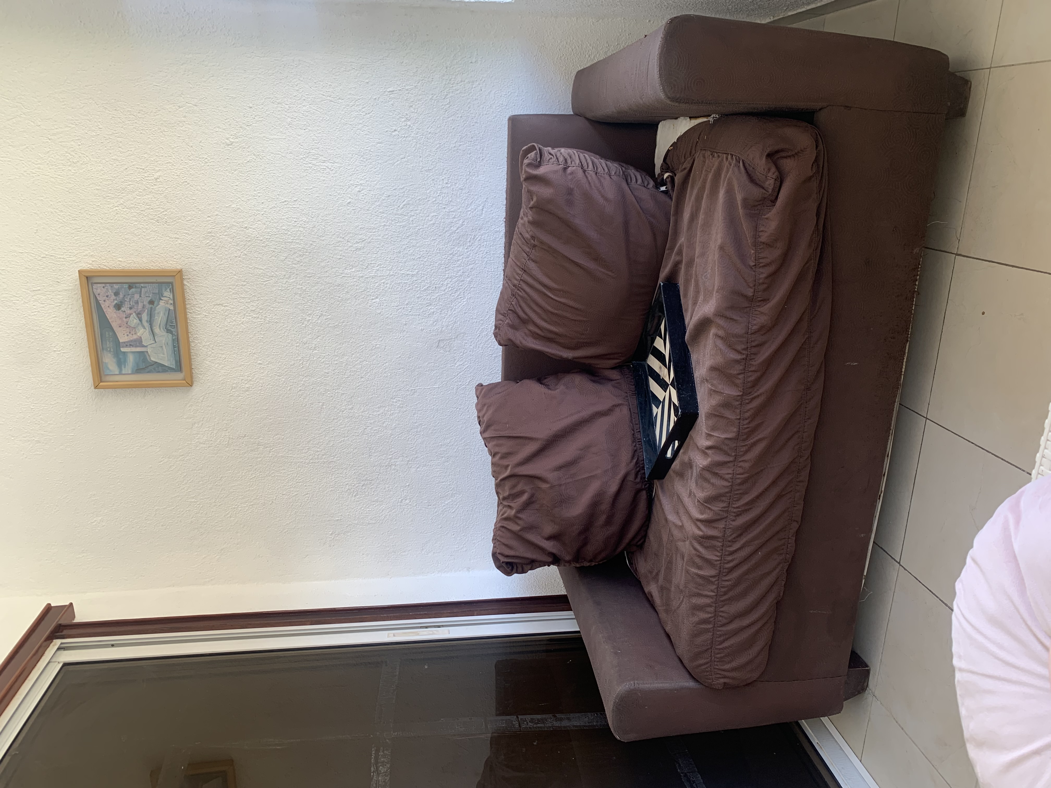 muebles y colchones - Mueble sofá dos plazas con cojines grandes 