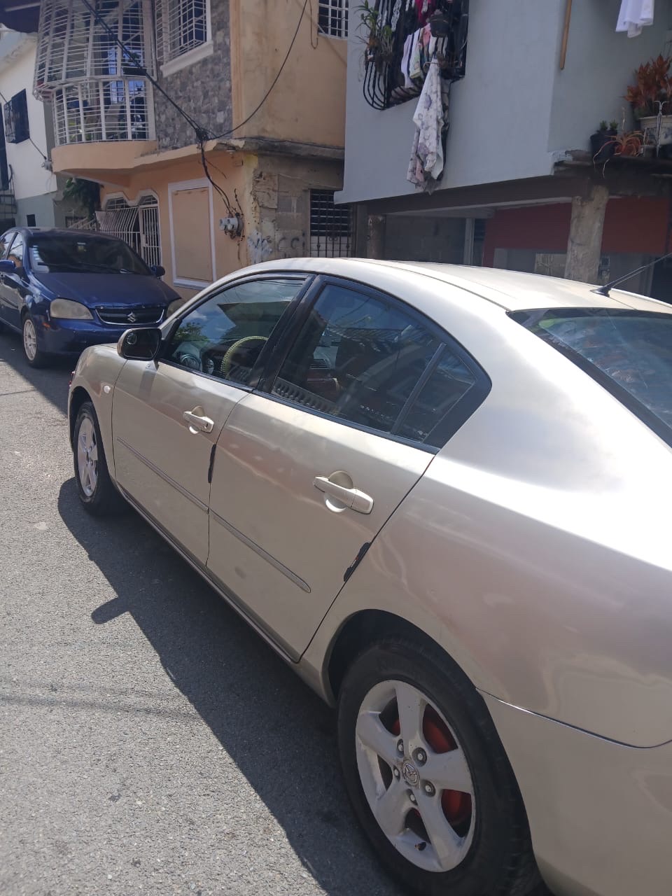 carros - cristal eléctrico, aire nítido, radio AMFM y cidy, color gris , Trictonico . 2