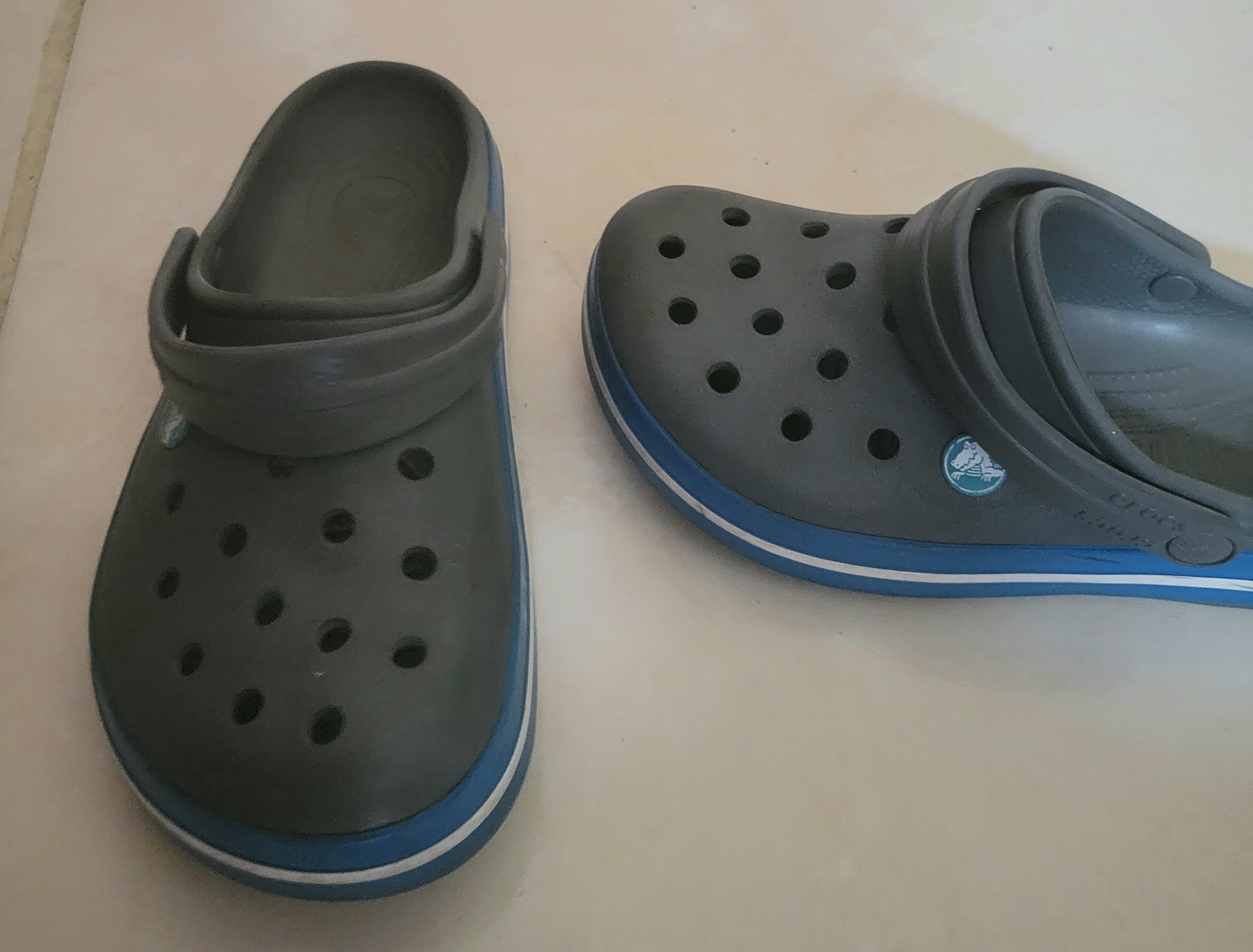 ropa y zapatos - Vendo croc
