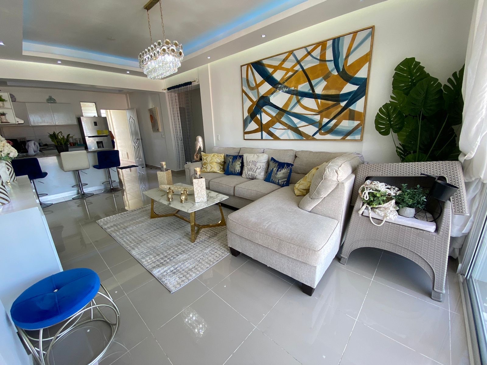 apartamentos - venta de apartamento de lujo en vista hermosa Santo Domingo este 100mts 0