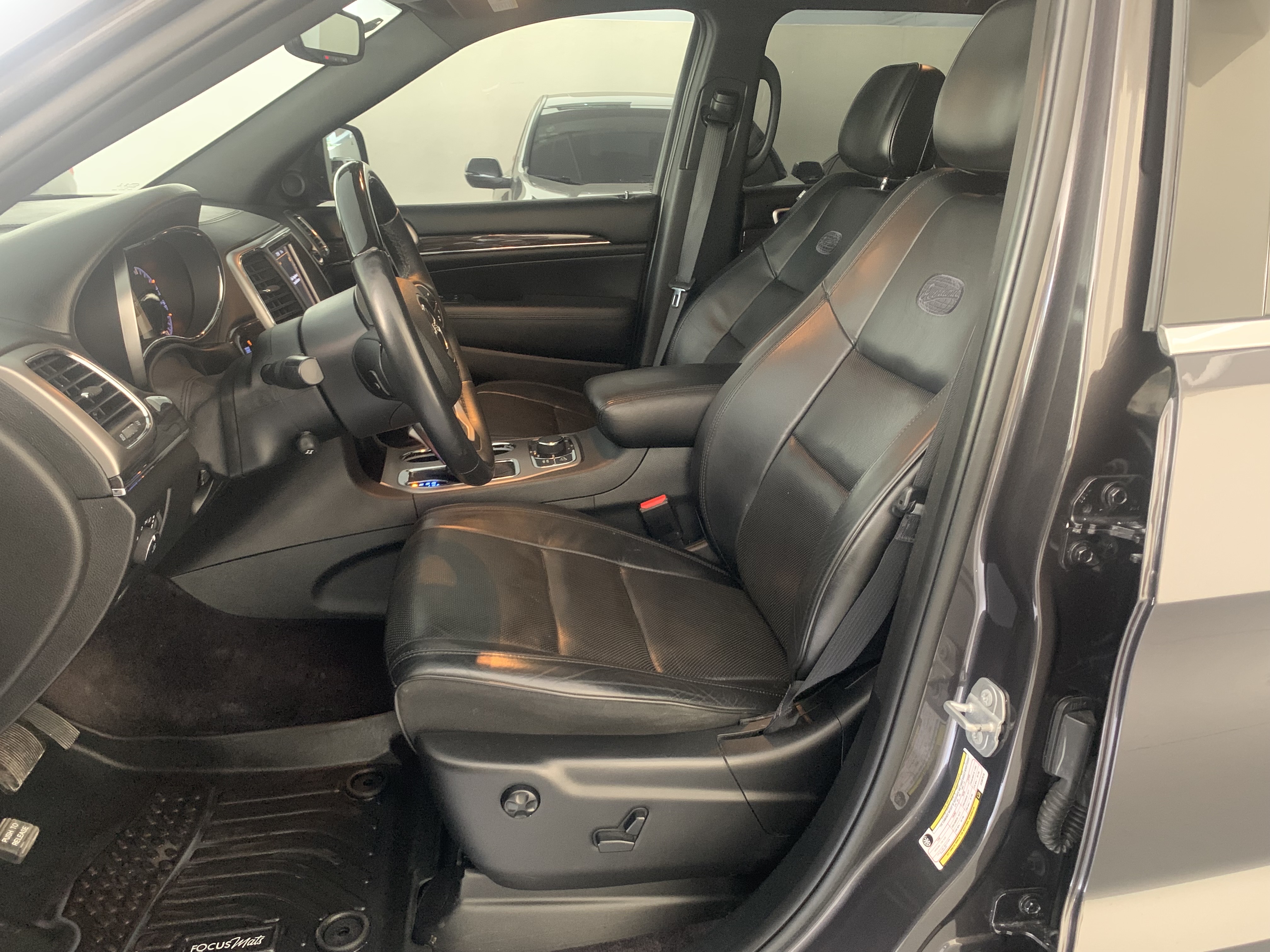 jeepetas y camionetas - JEEP GRAND CHEROKEE OVERLAND 2018 4