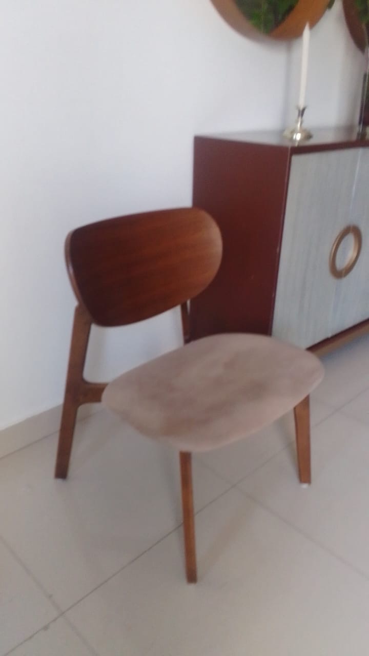 muebles y colchones - 2 sillas de maderas modernas compradas en Ilumel en excelente estado 1