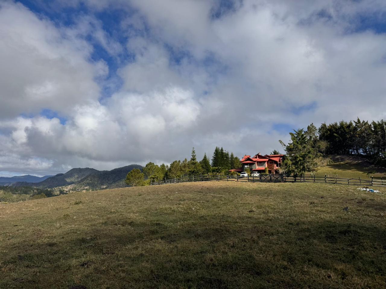 casas vacacionales y villas - Villa en Constanza con 70mil metros de solar  8
