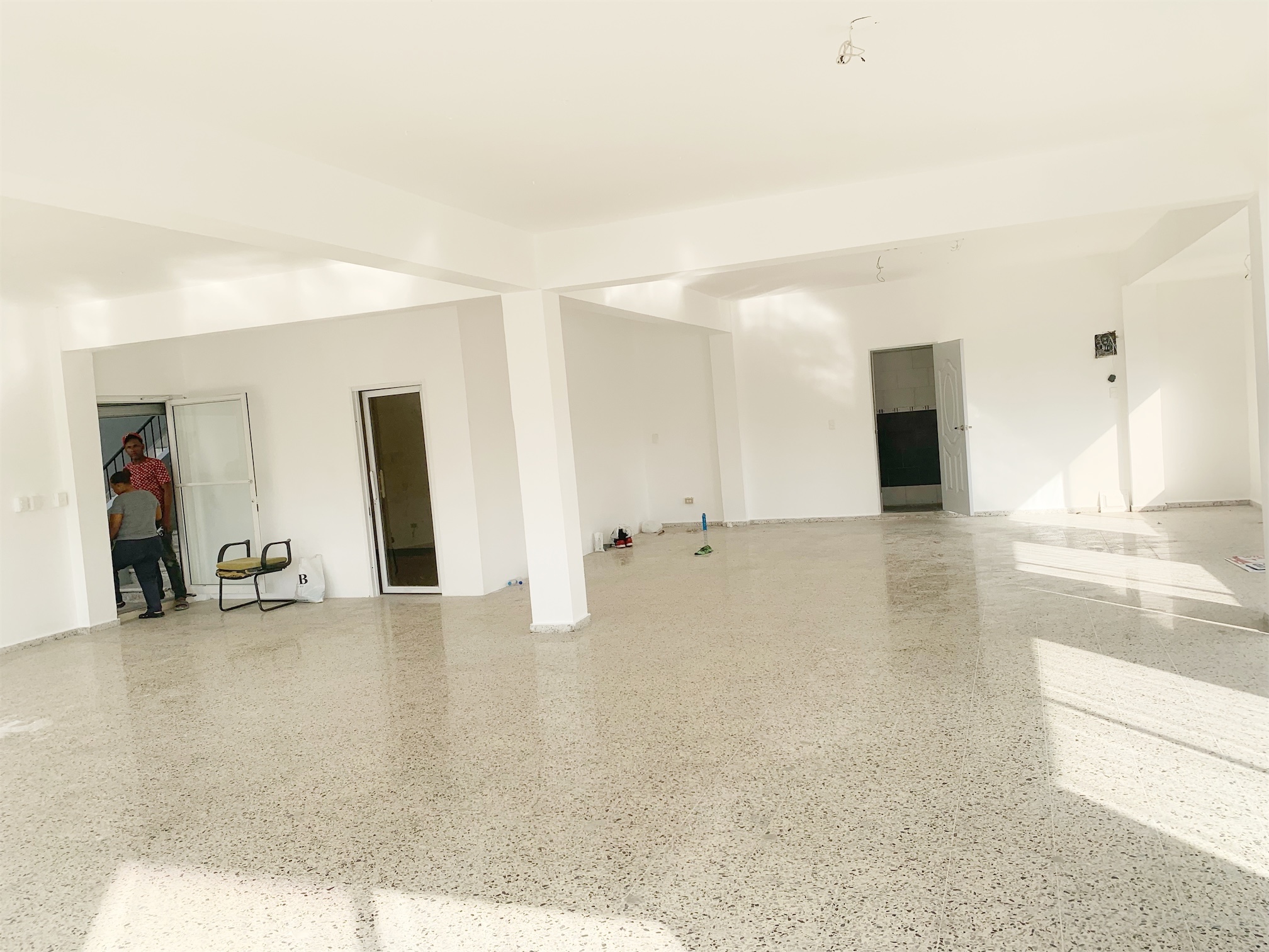 oficinas y locales comerciales - Local espacio amplio y abierto  4
