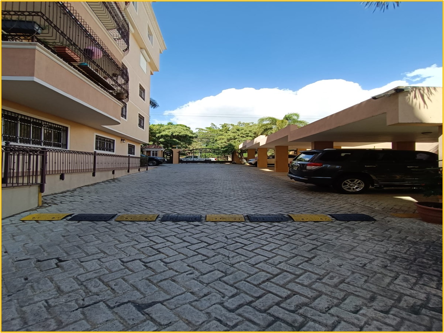 apartamentos - Apto en la Esperilla, RES. ESCORIAL X, AV. BOLIVAR, 170 Mts.2, 2 HABS.,  frente  2