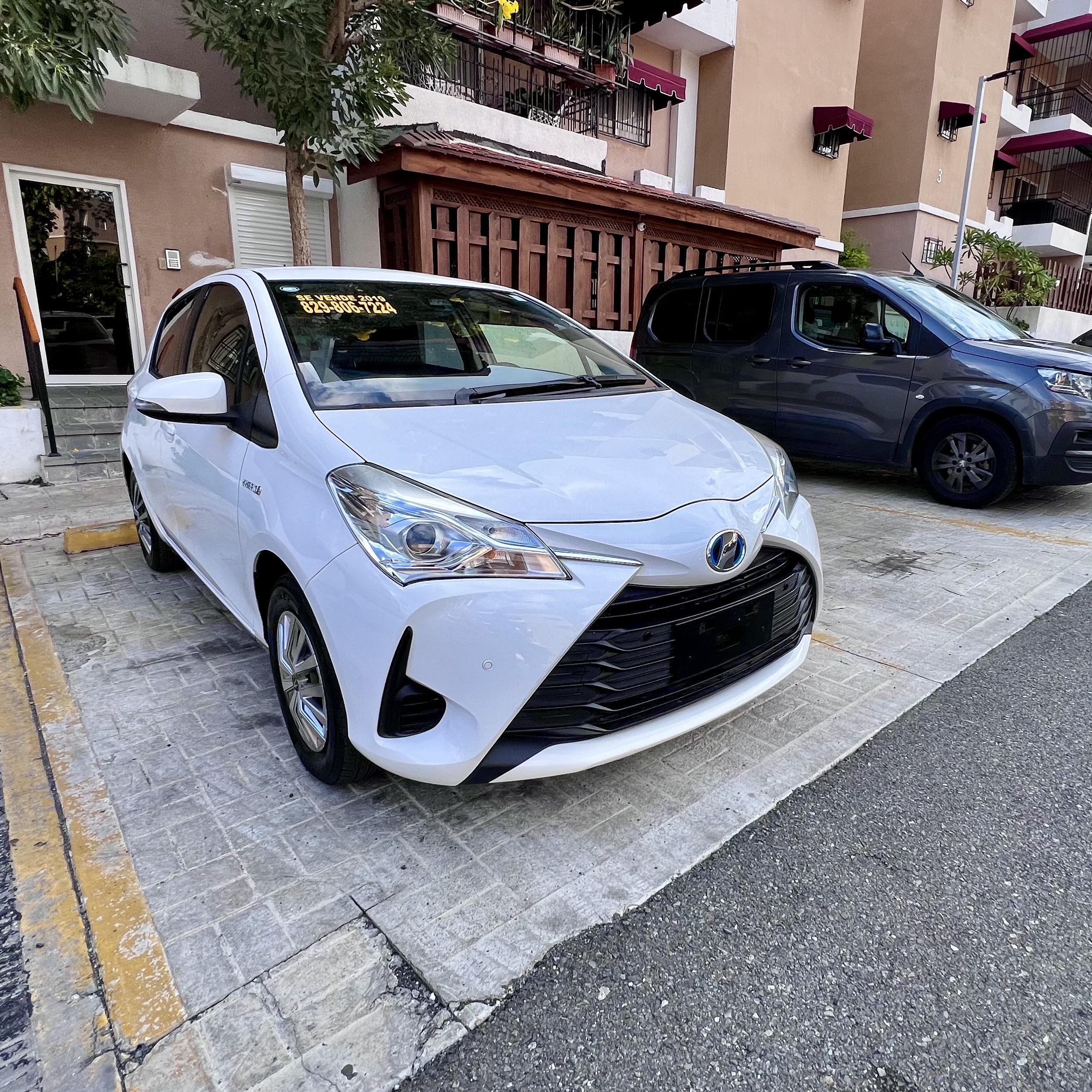 carros - Toyota Vitz Híbrido 2019 en venta - exelente para andar en la ciudad.  1
