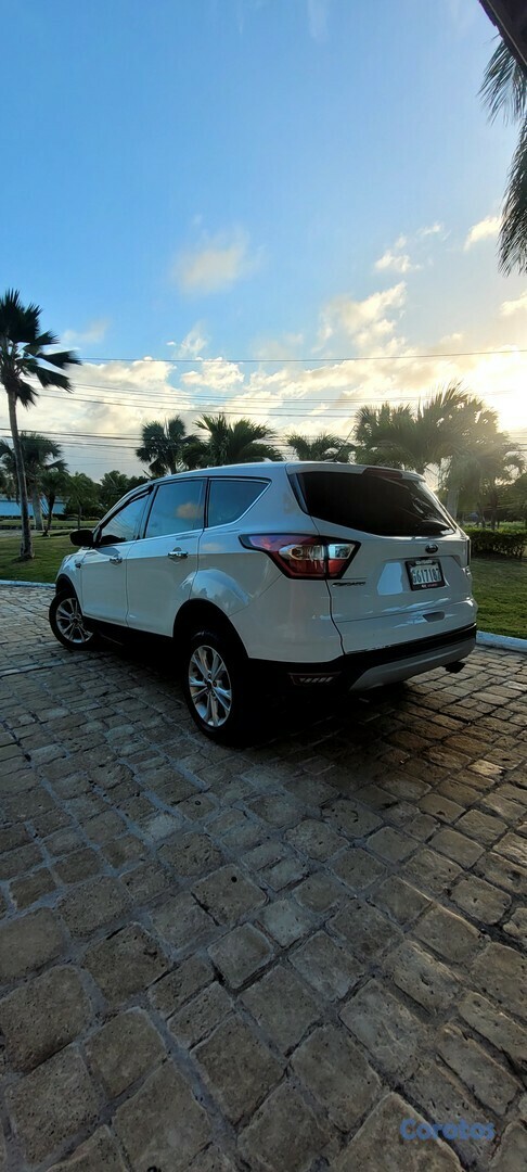 jeepetas y camionetas - Ford Escape Se 2017 de Ocasion 4