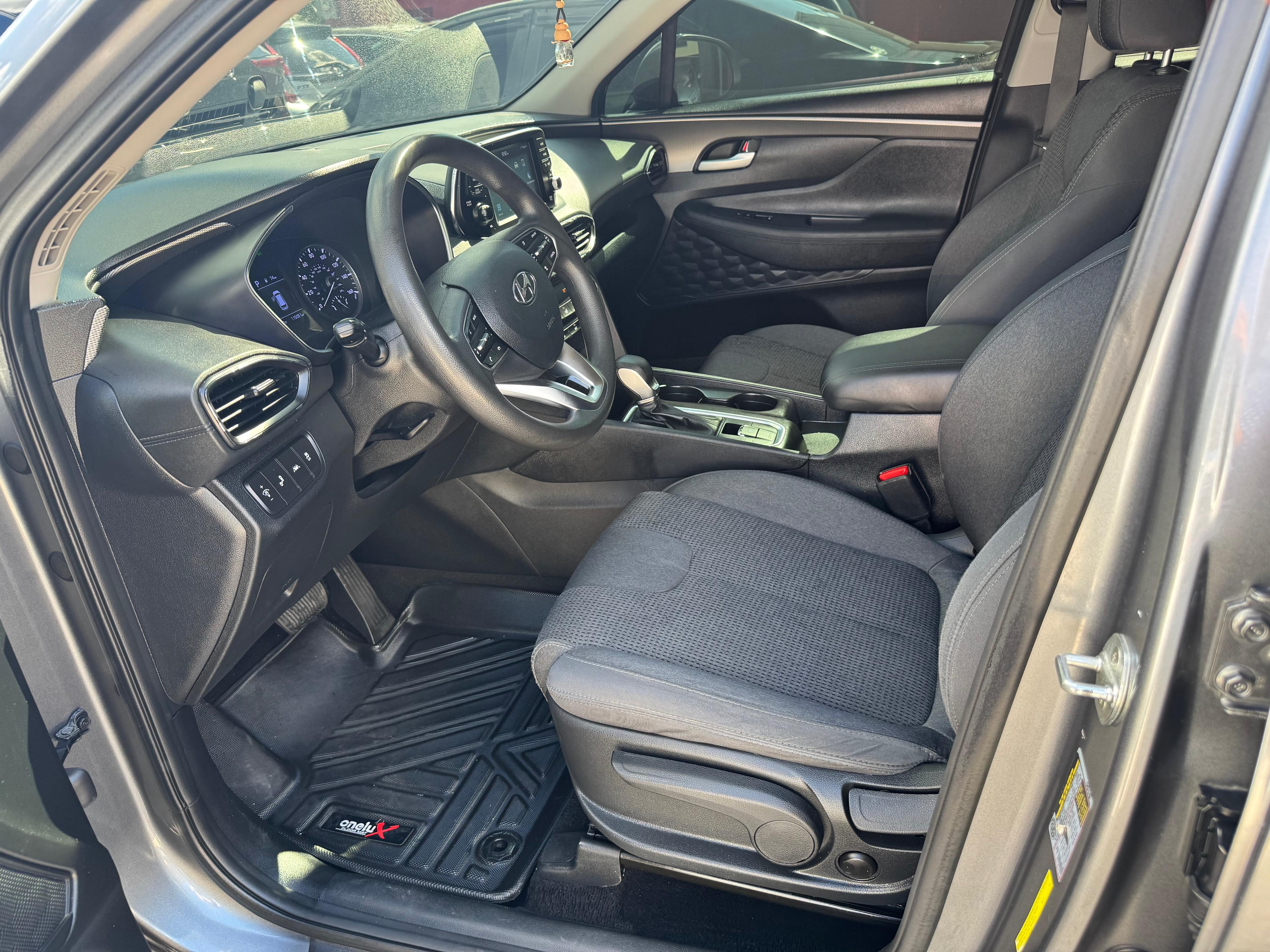 jeepetas y camionetas - Hyundai Santa Fe SE 2019 5