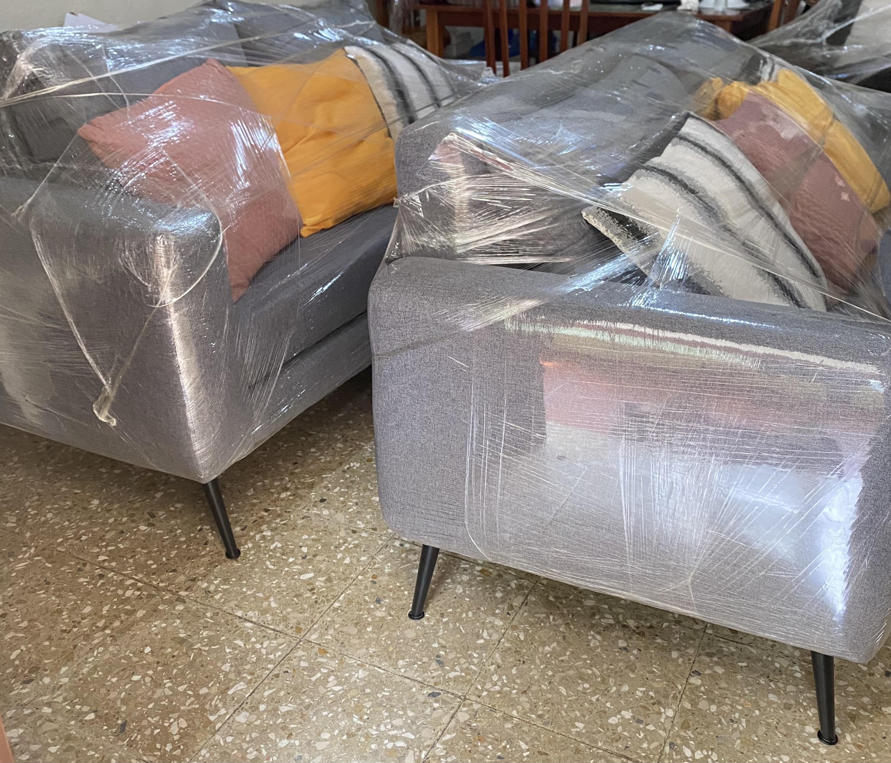 muebles y colchones - Juego de Muebles grises  con mesa de centro 4