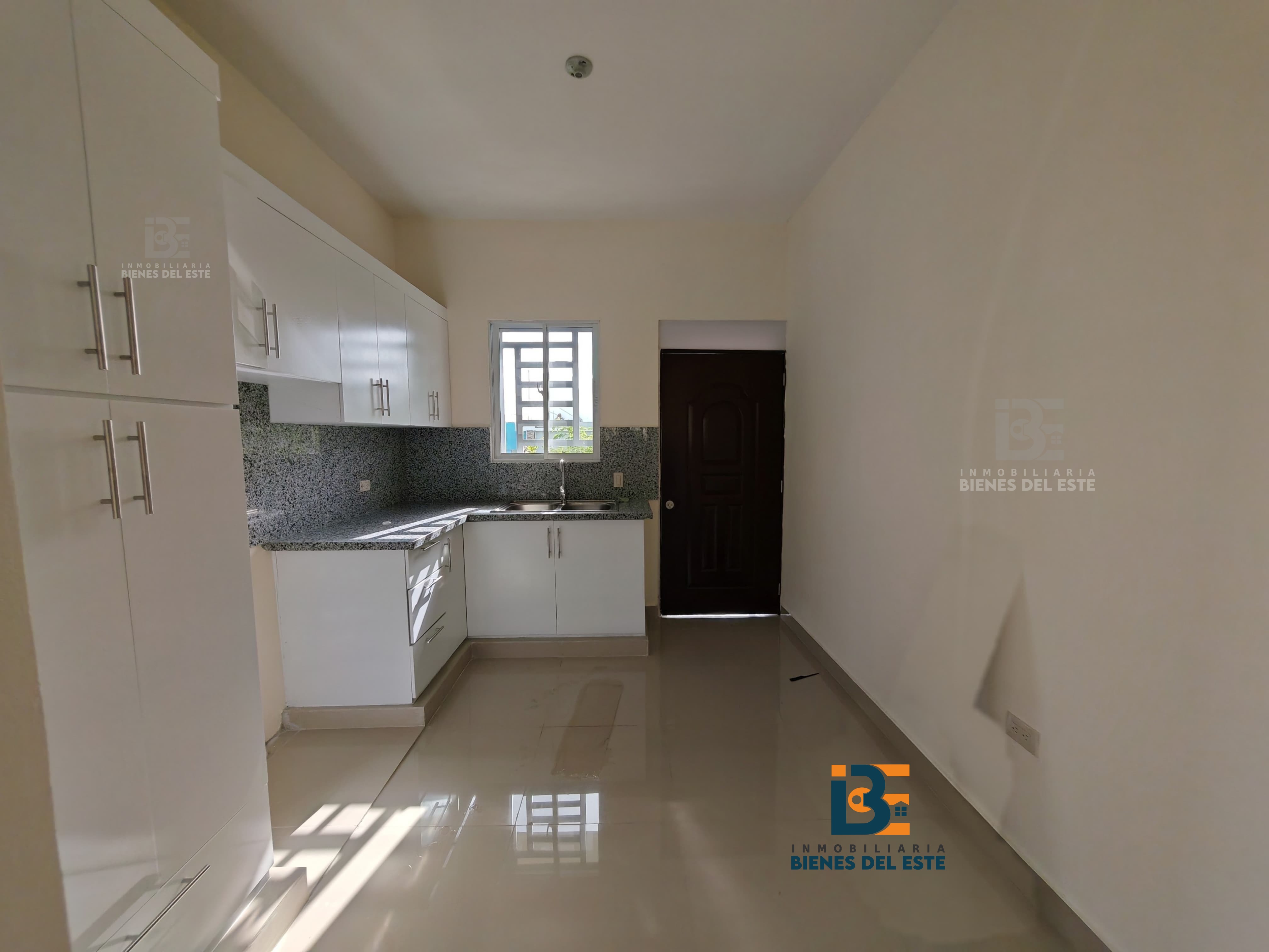 casas - Se Renta Vivienda Nueva, con Patio  en Villa Visan 1