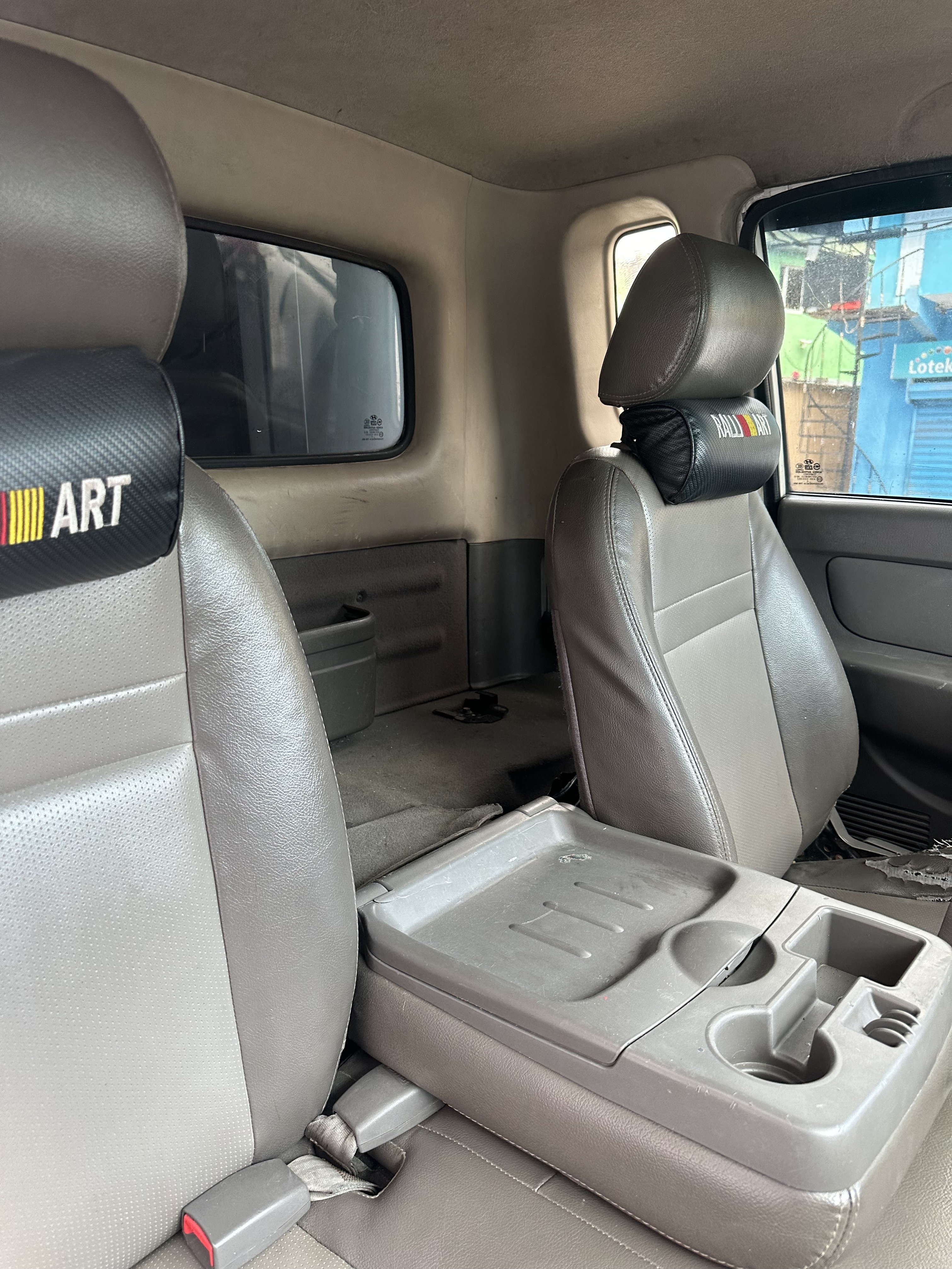 jeepetas y camionetas - vendo camión Hyundai H100 con pequeño fallo 3