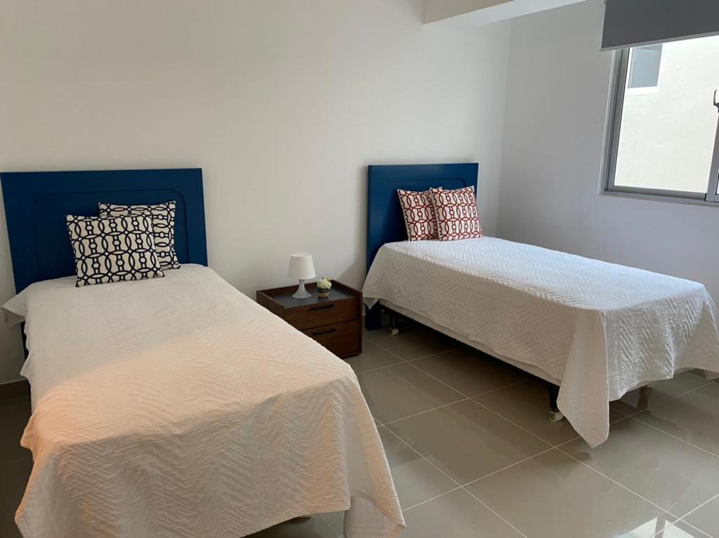 apartamentos - VENDO DE OPORTUNIDAD APARTAMENTO EN GAZCUE  3