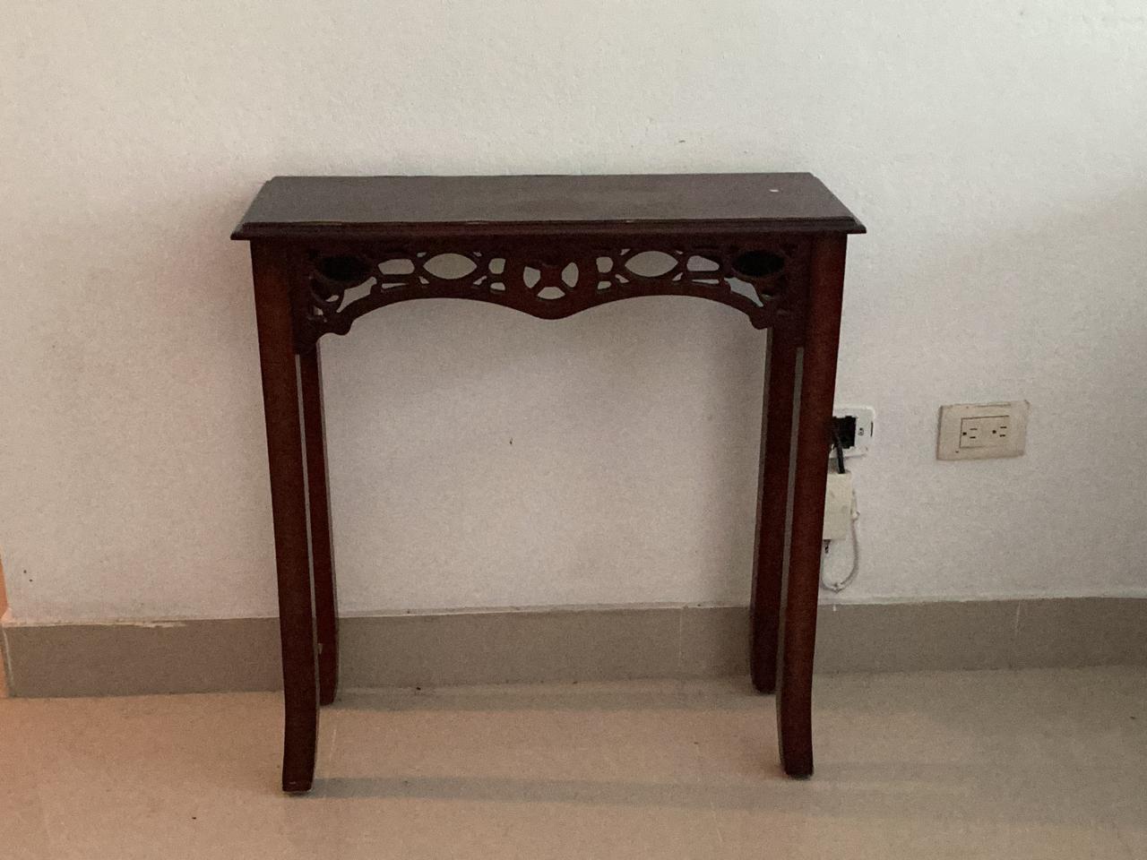 muebles y colchones - Repisa de caoba como nueva de venta de oportunidad