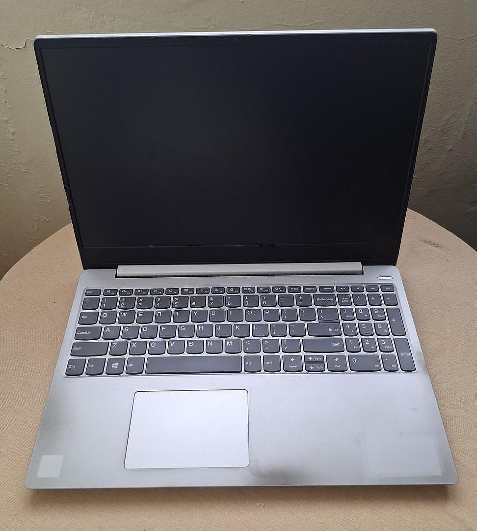 computadoras y laptops - Laptop Lenovo Ideapad 330S 4