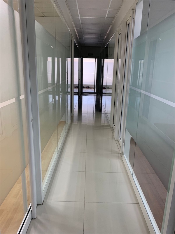 oficinas y locales comerciales - Local en naco segundo nivel 5