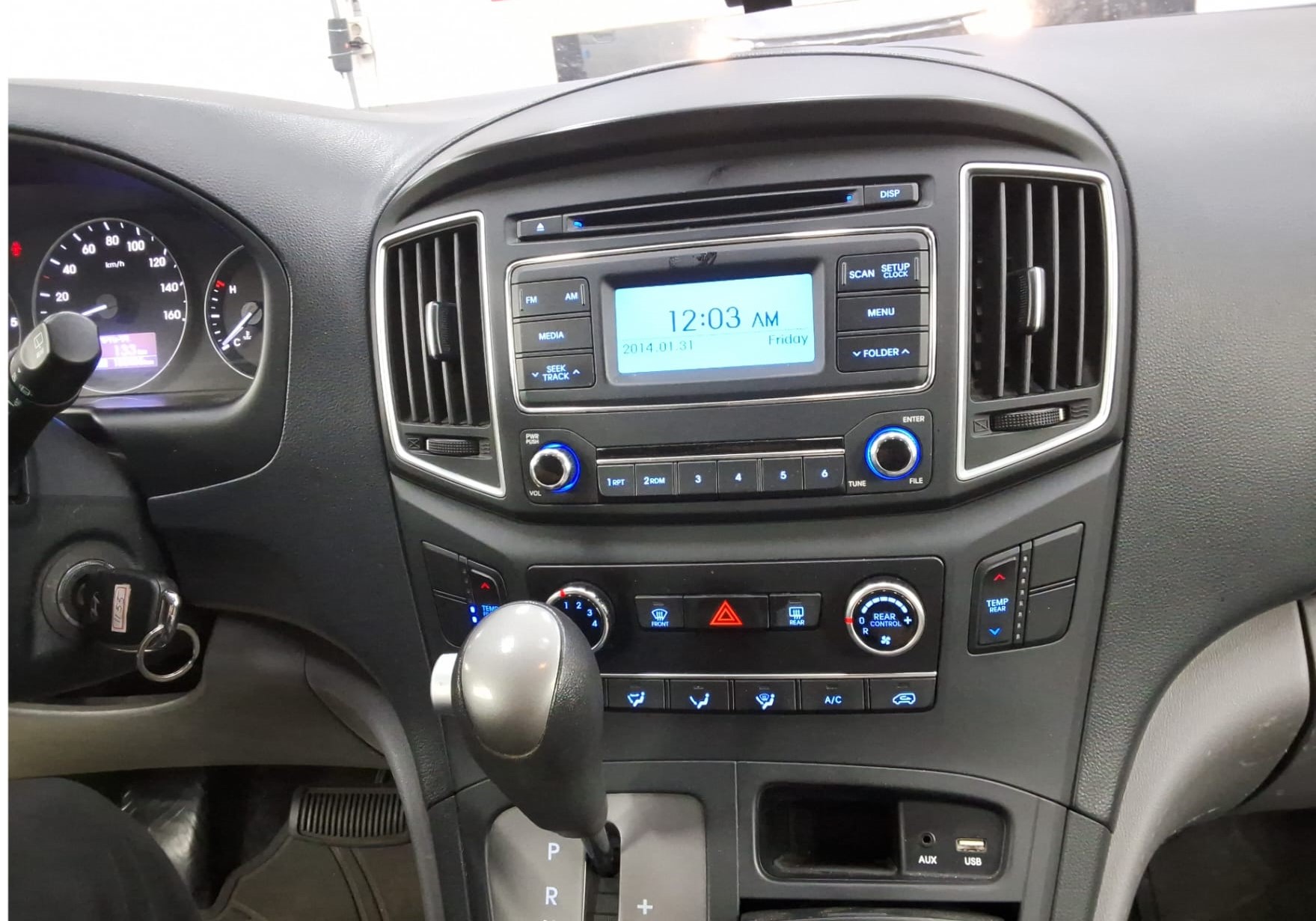 jeepetas y camionetas - HYUNDAI GRAND STAREX 2019 GRIS DIESEL 7