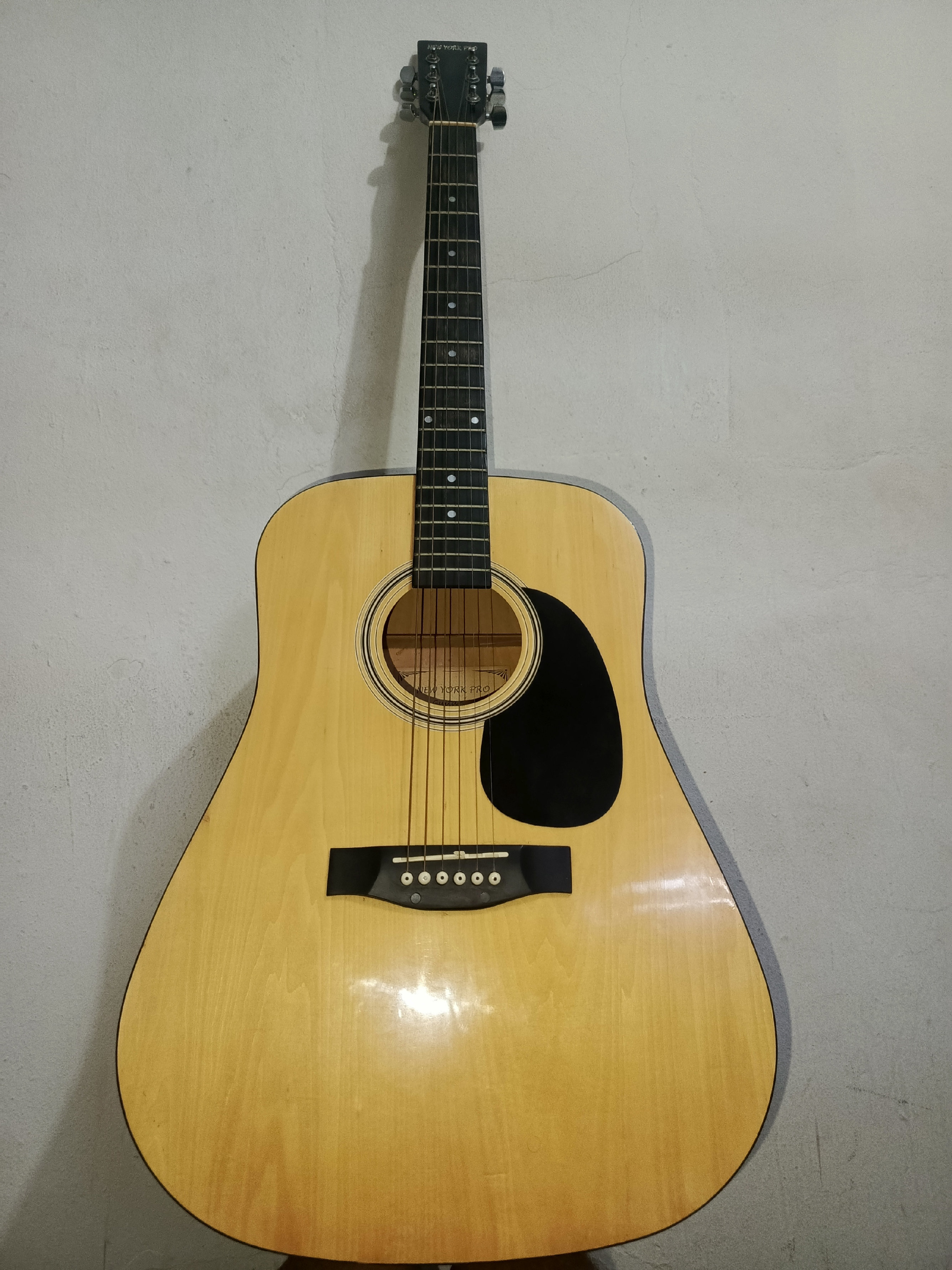 instrumentos musicales - Guitarra Acústica en Excelentes Condiciones  0