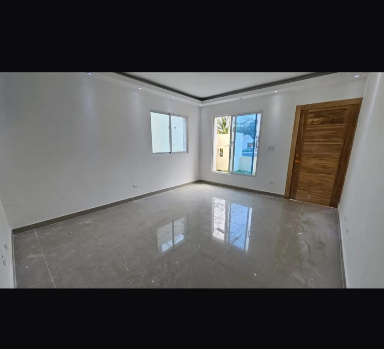 casas - av república de Colombia esquina autopista duarte 
casa 2 niveles  7