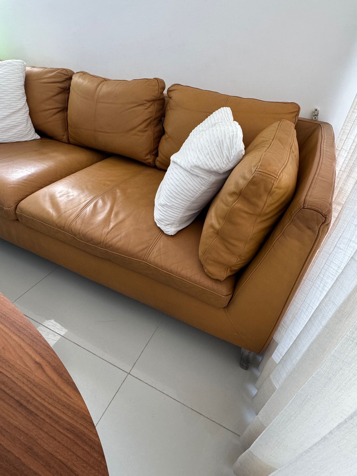 muebles y colchones - Mueble de 3 plazas como nuevo 100% piel y mesa. 12 1
