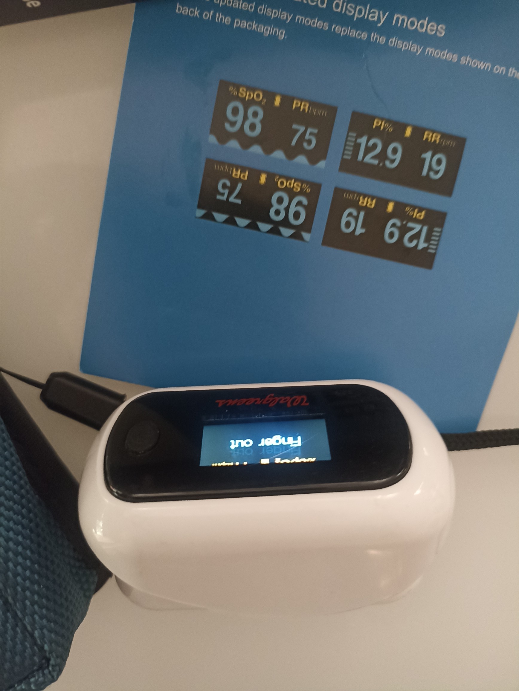 equipos profesionales - Oxímetro de pulso Nuevos con su forro baterías y cordón colgante