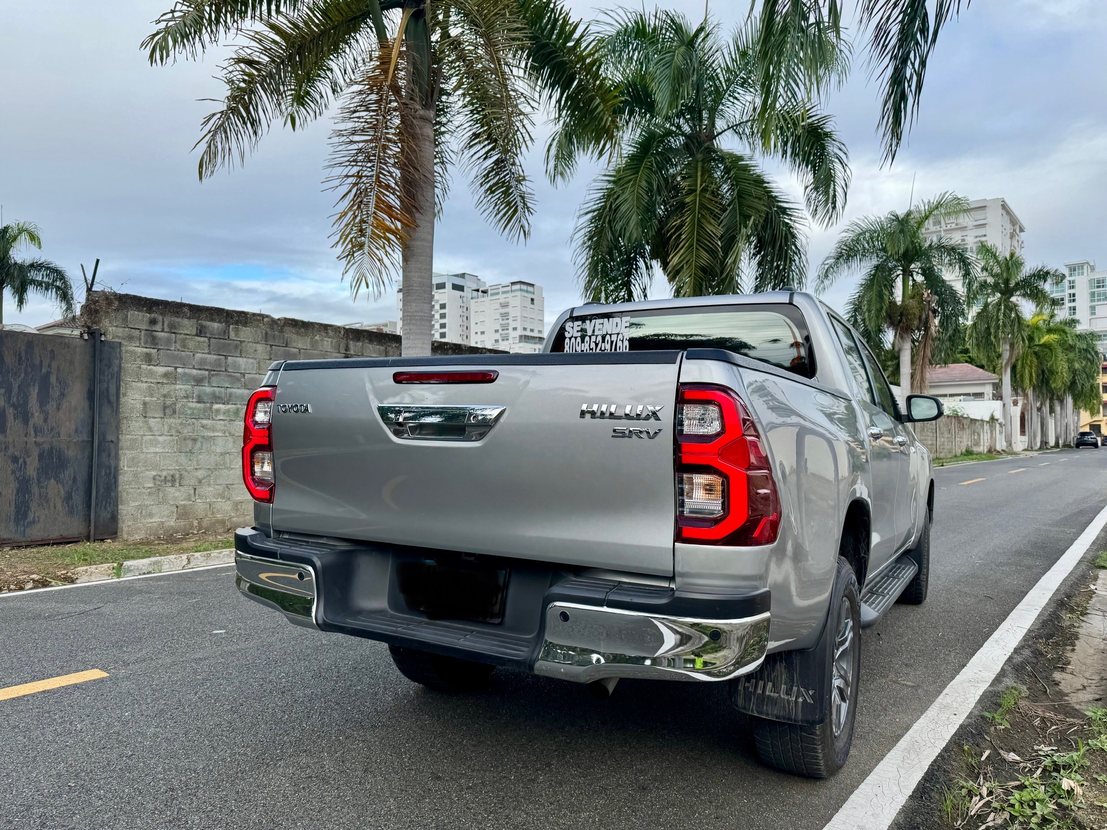 jeepetas y camionetas - 2023 Toyota Hilux Limited  3